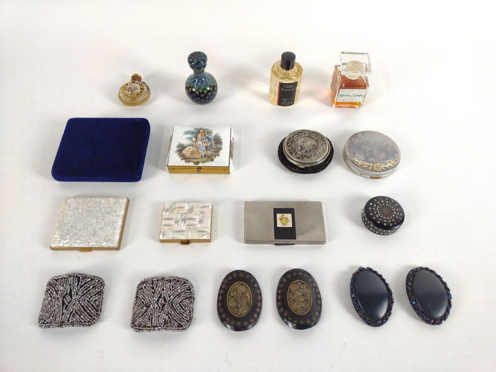 18 Pcs Compacts and Shoe Buckles (1 of 4)