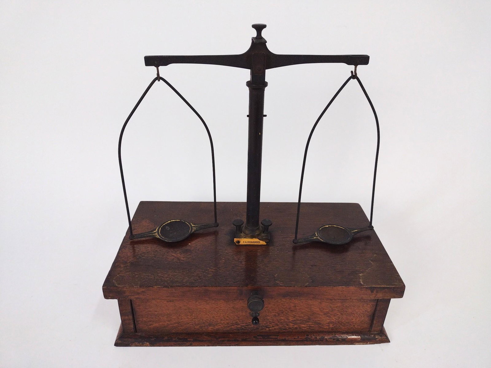 The Fairbanks Co Scale: Scale number 3024. 11-1/2" wide X 6-3/4" deep X 11-1/2" high. EL IMPORTANT: Before bidding, please read the terms and conditions. When you registered for the auction you agreed to these terms and will