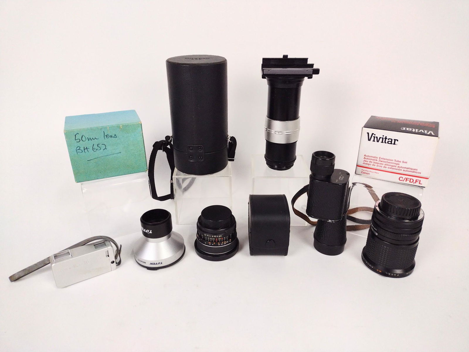 10 Cameras and Accessories incl Minolta-16 (1 of 20)