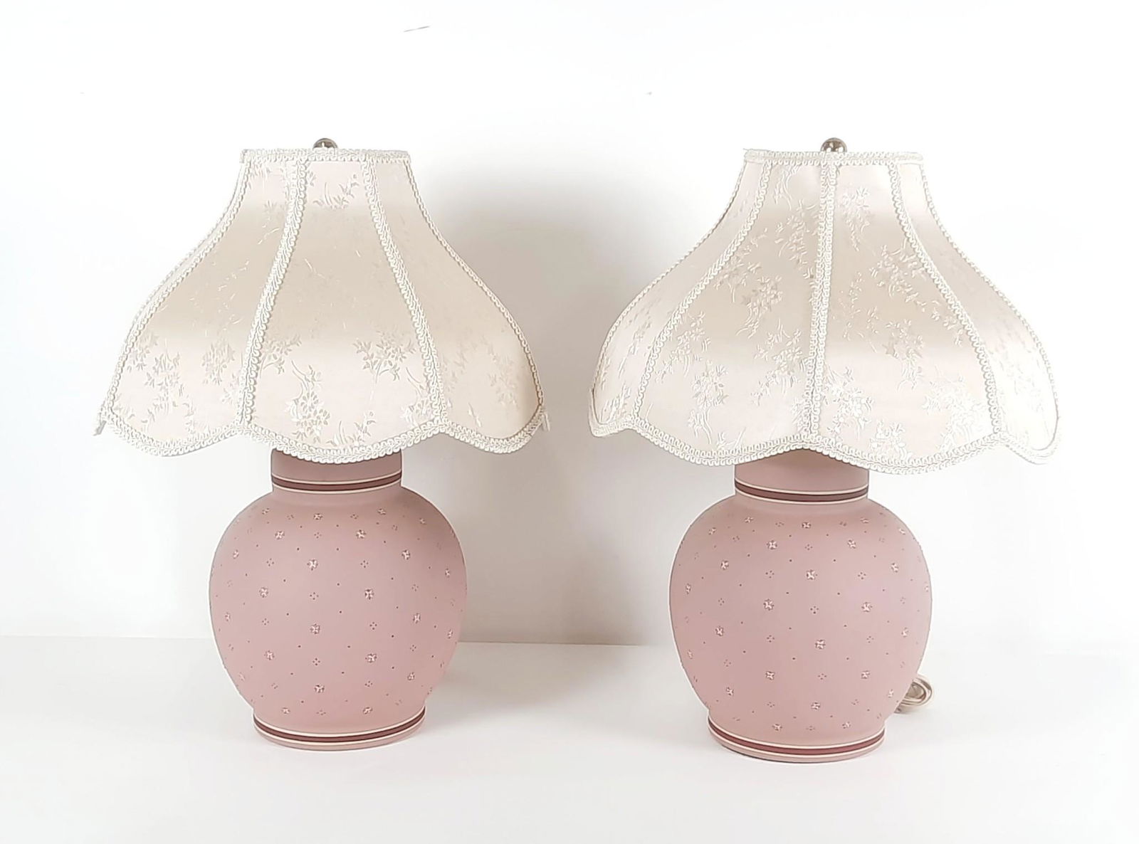 2 Vintage Ceramic Lamps (1 of 2)