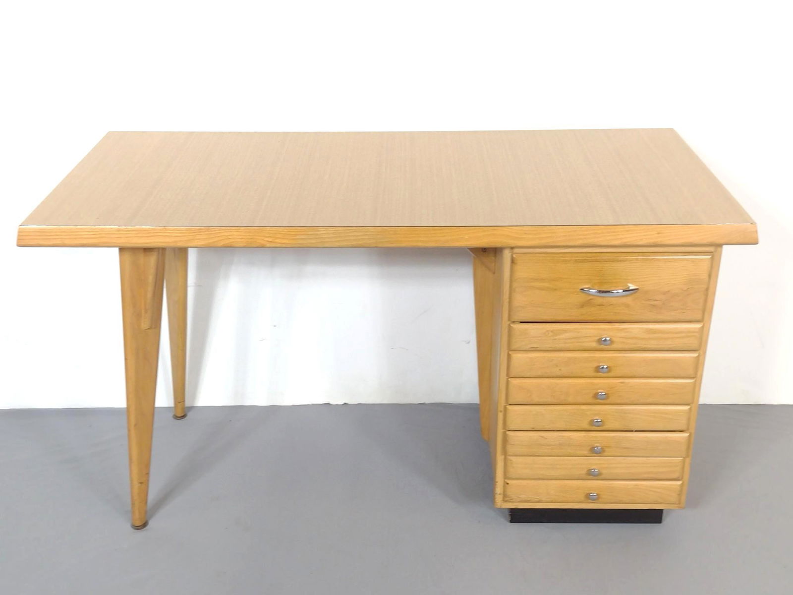 Glover Manufacturing Optometrist Desk (1 of 8)