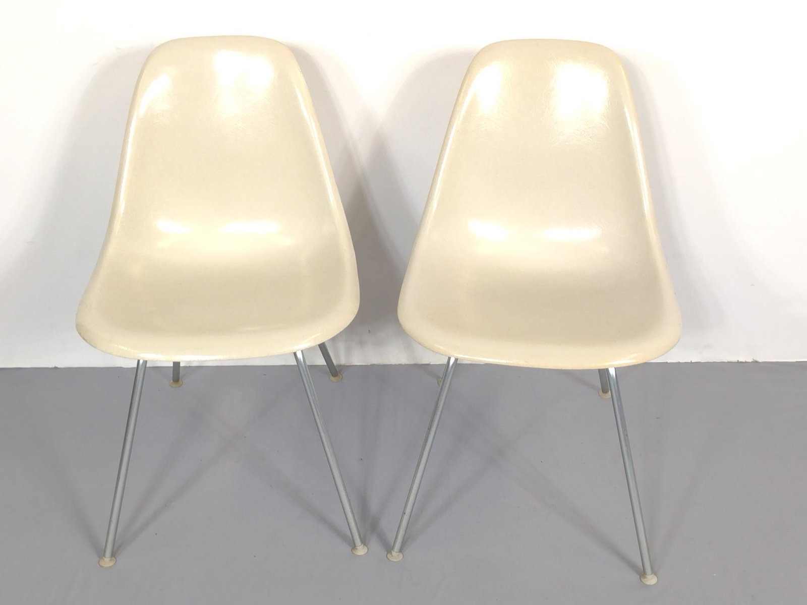 Pair Herman Miller Fiberglass Chairs (1 of 4)