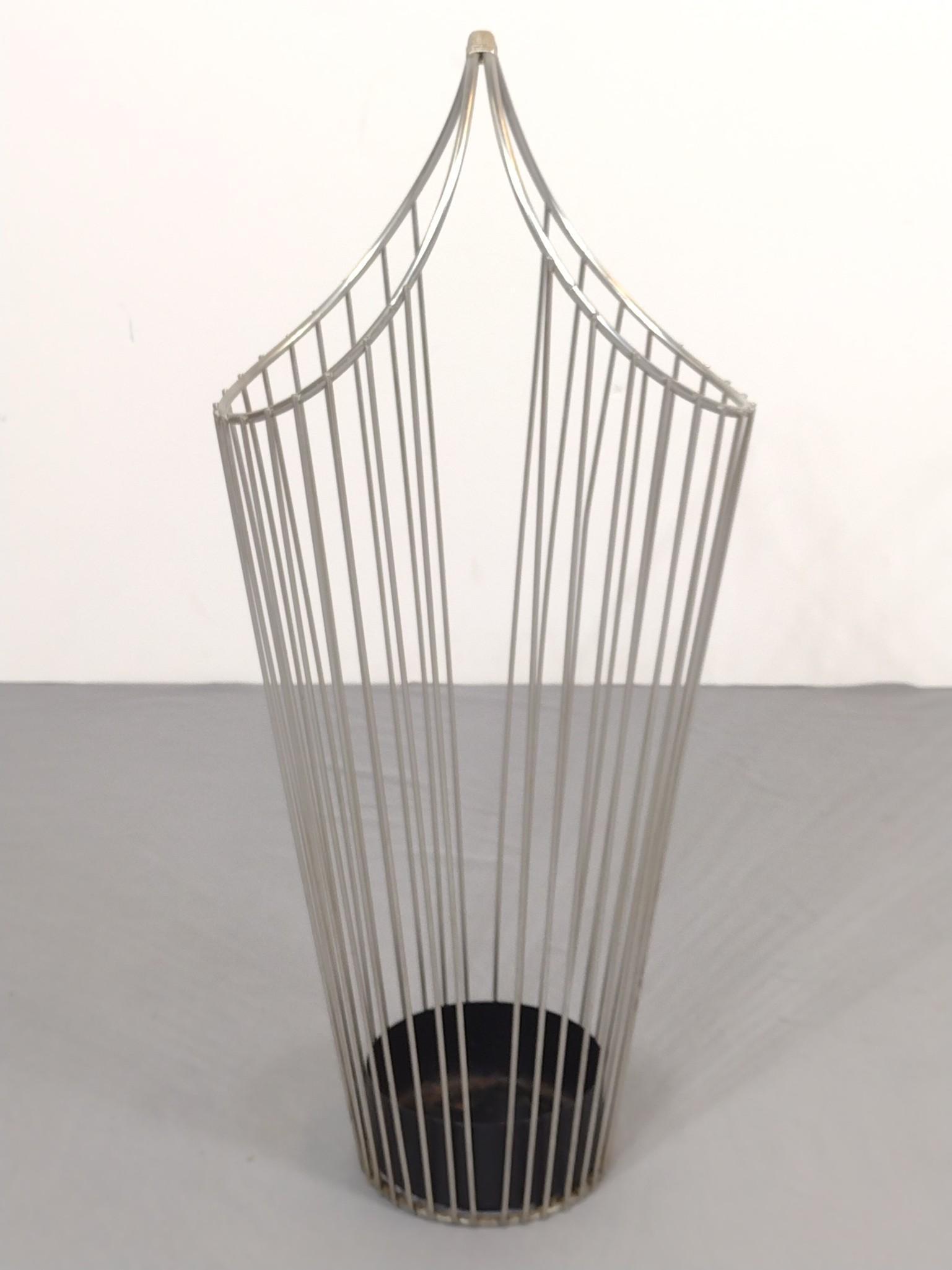 Warren Planter Style Umbrella Holder (1 of 5)