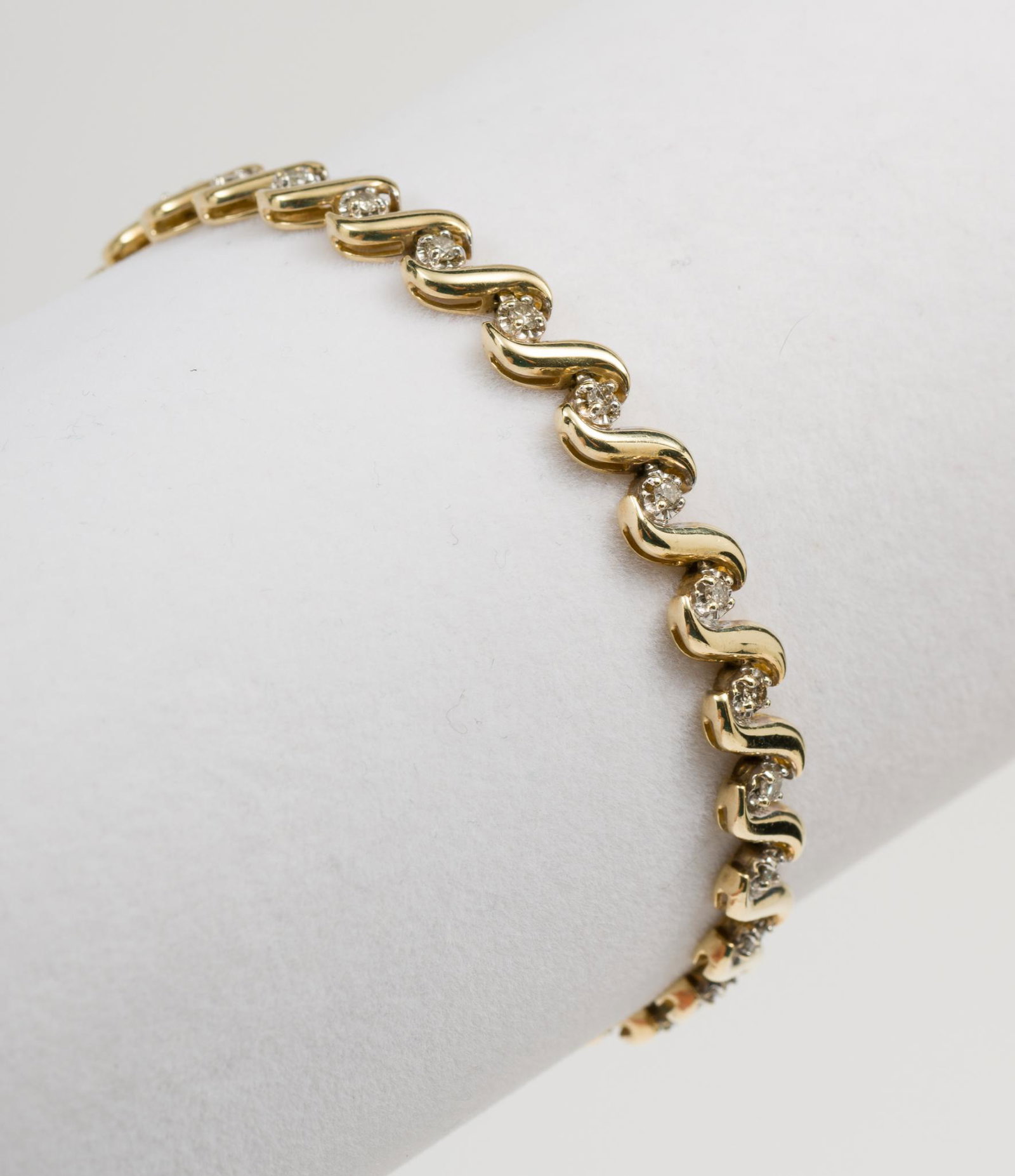 10K Gold and Diamond S Link Bracelet (1 of 6)