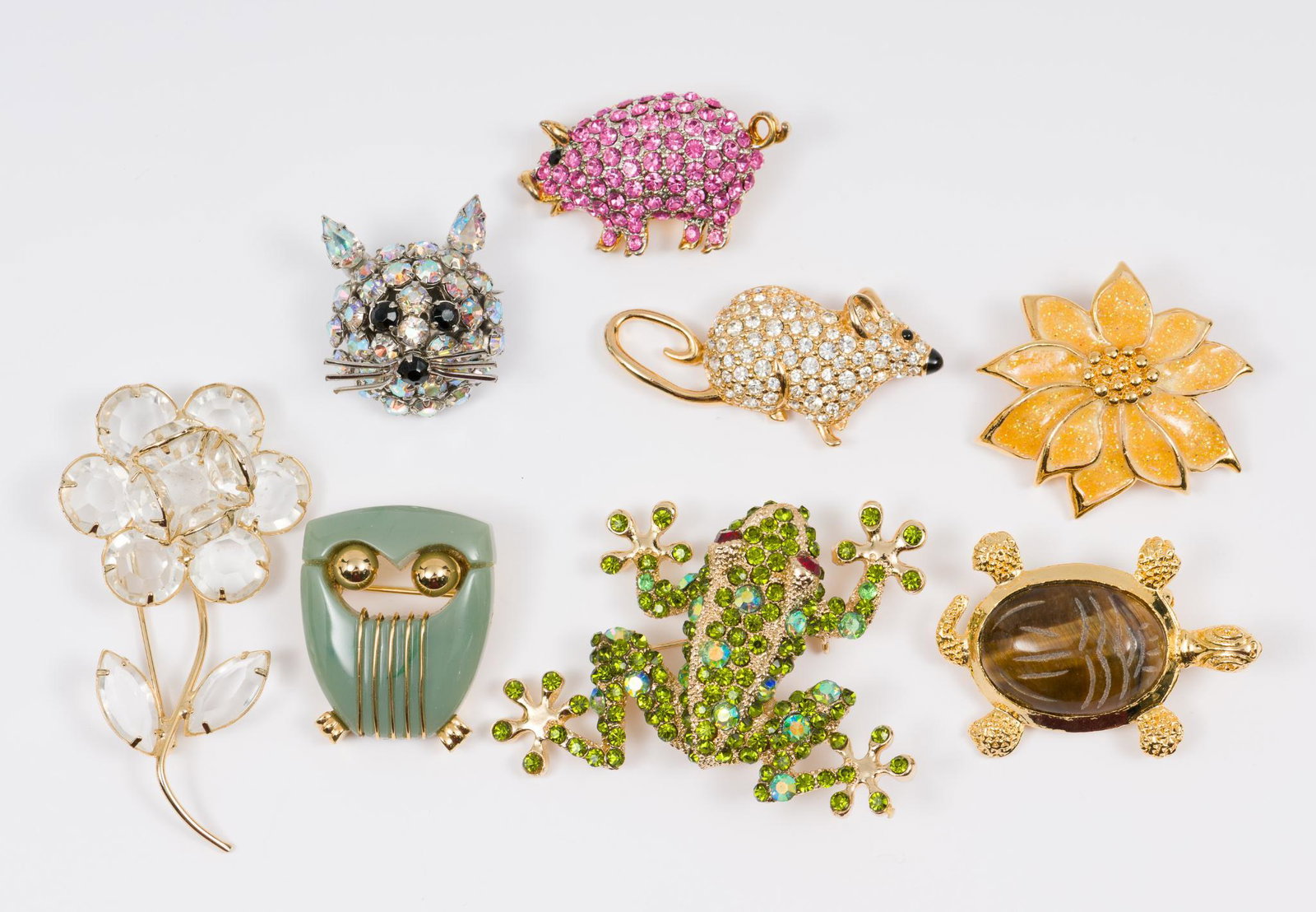 8 Costume Brooches Incl. Signed Swarovski & Trifari (1 of 5)