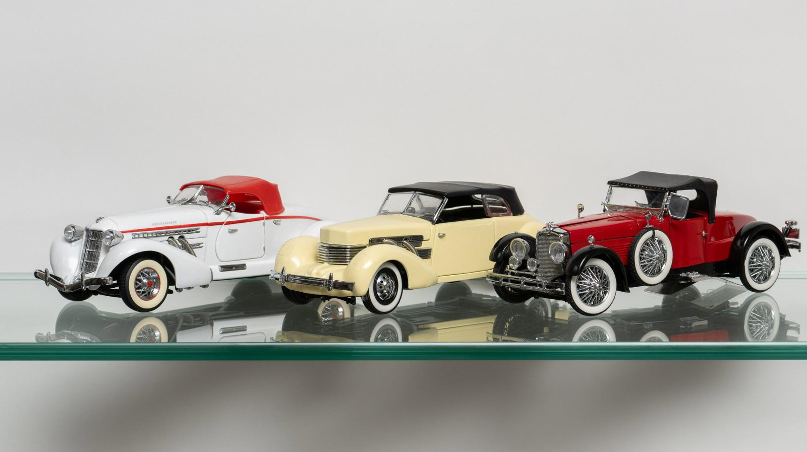 3 Franklin Mint Die Cast Cars: Lot to be picked up from Linglestown, Rd Harrisburg. Modern Office Building,3rd floor with elevator. To be picked up on Friday 7-28-23 between 10-2 by appointment only. Includes: 1935 Auburn 851 Speed