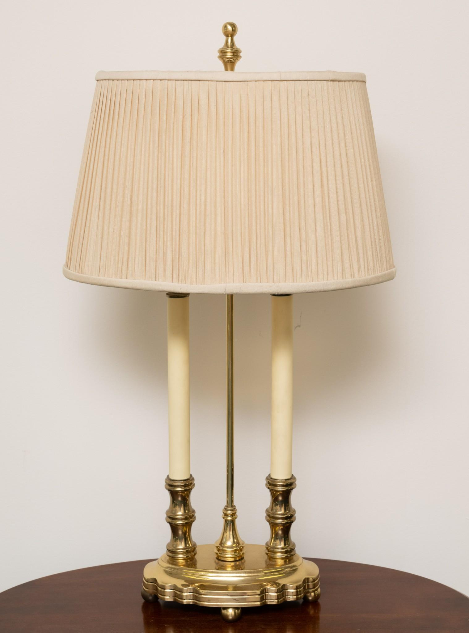Table Lamp: Lot to be picked up from Linglestown, Rd Harrisburg. Modern Office Building,3rd floor with elevator. To be picked up on Friday 7-28-23 between 10-2 by appointment only. Working. With shade 9" wide x 2