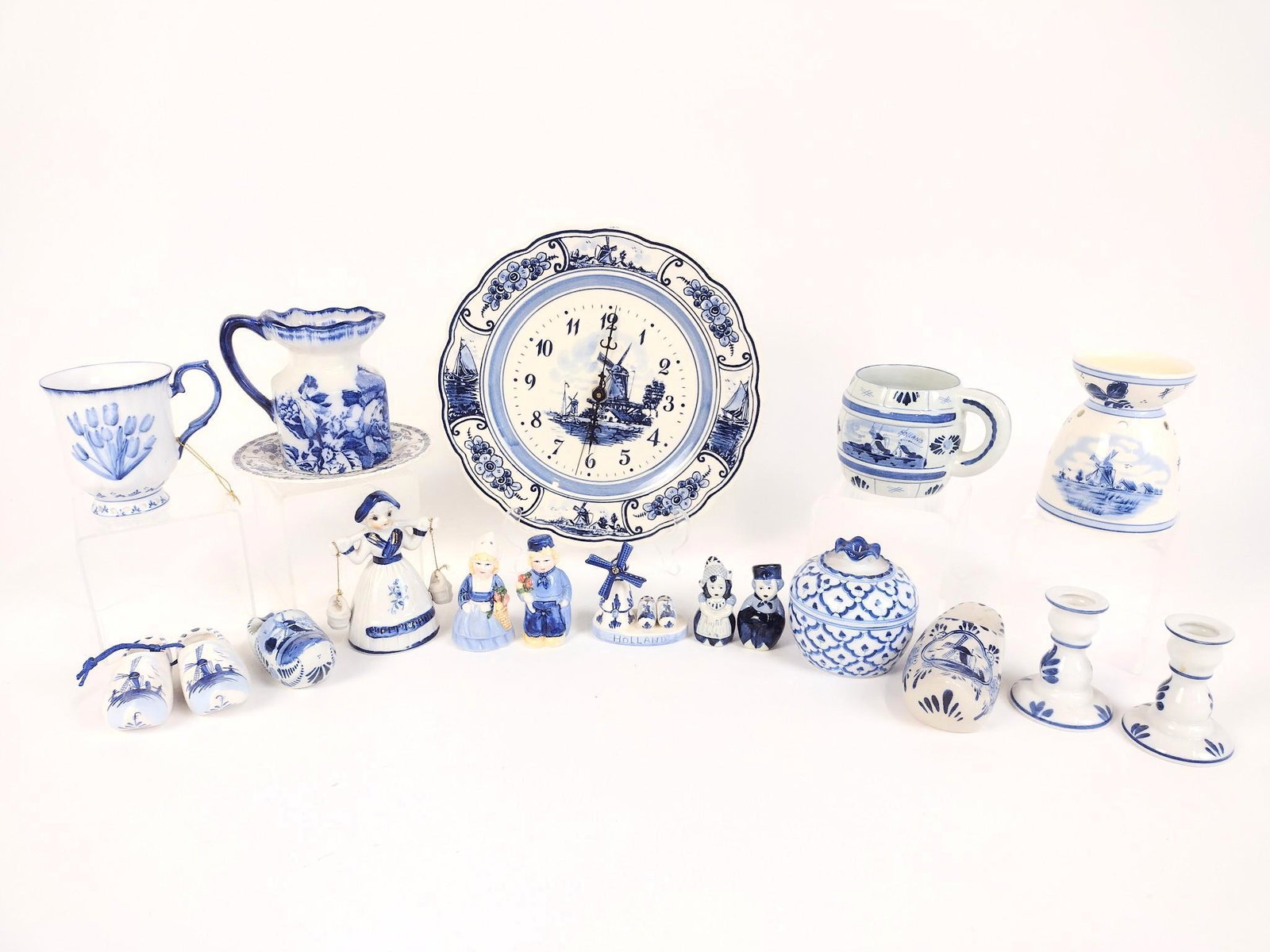 19 Pieces Blue + White Ceramics incl Delft (1 of 8)