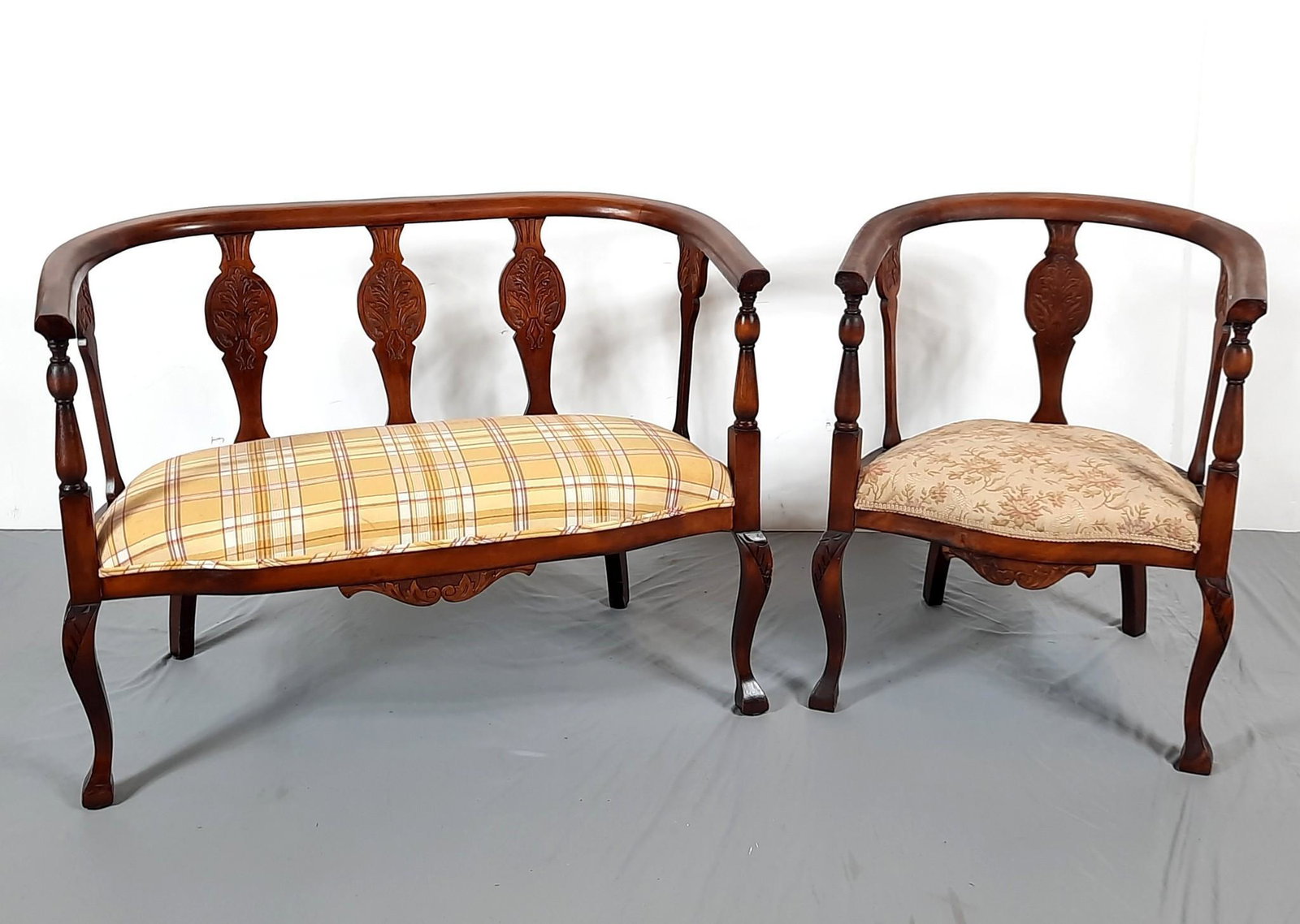 Antique Parlor Suite (1 of 3)