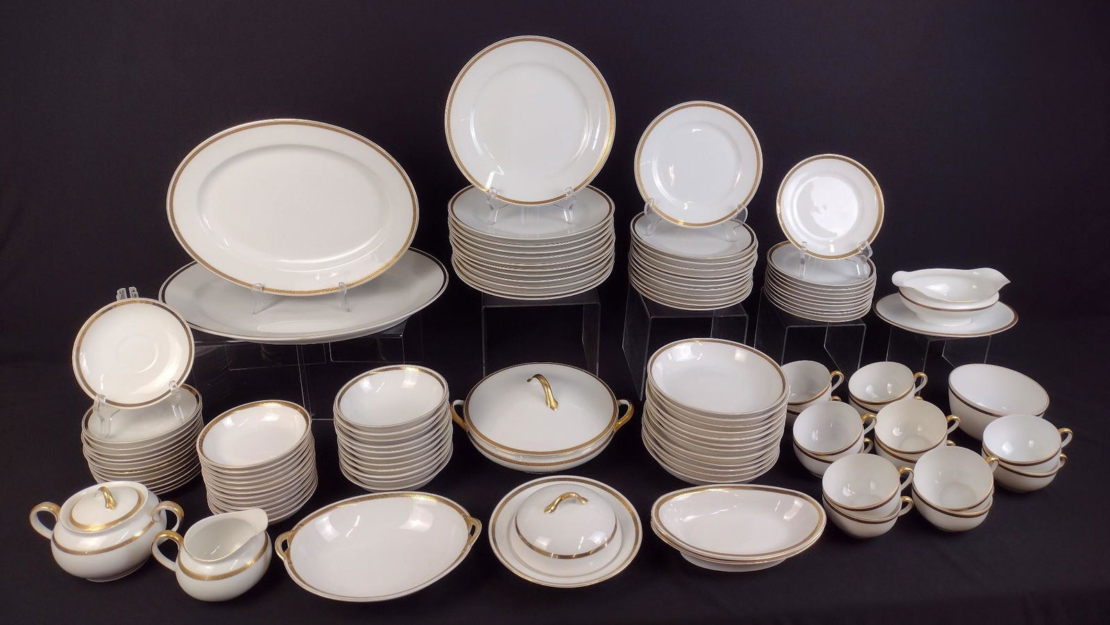 86 Pcs The Crete By Noritake Dish Set (1 of 4)