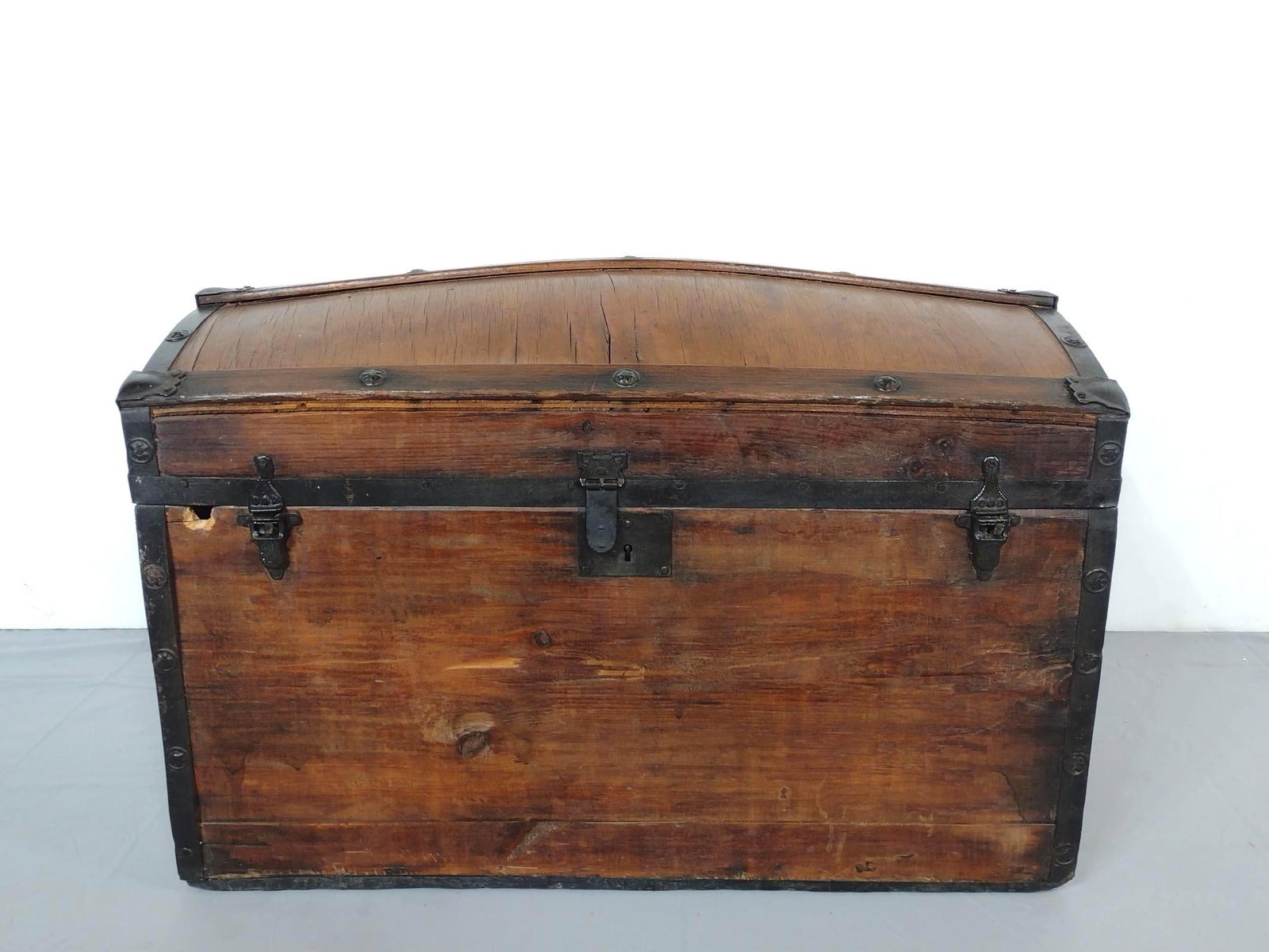 Barrel Top Trunk (1 of 6)