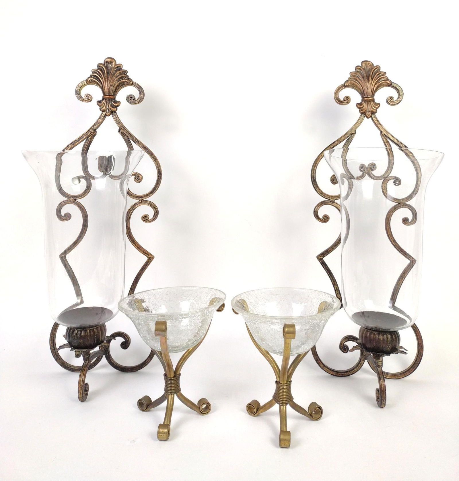 Pr Wall Scones and Pr Glass Bowls on Stands (1 of 4)