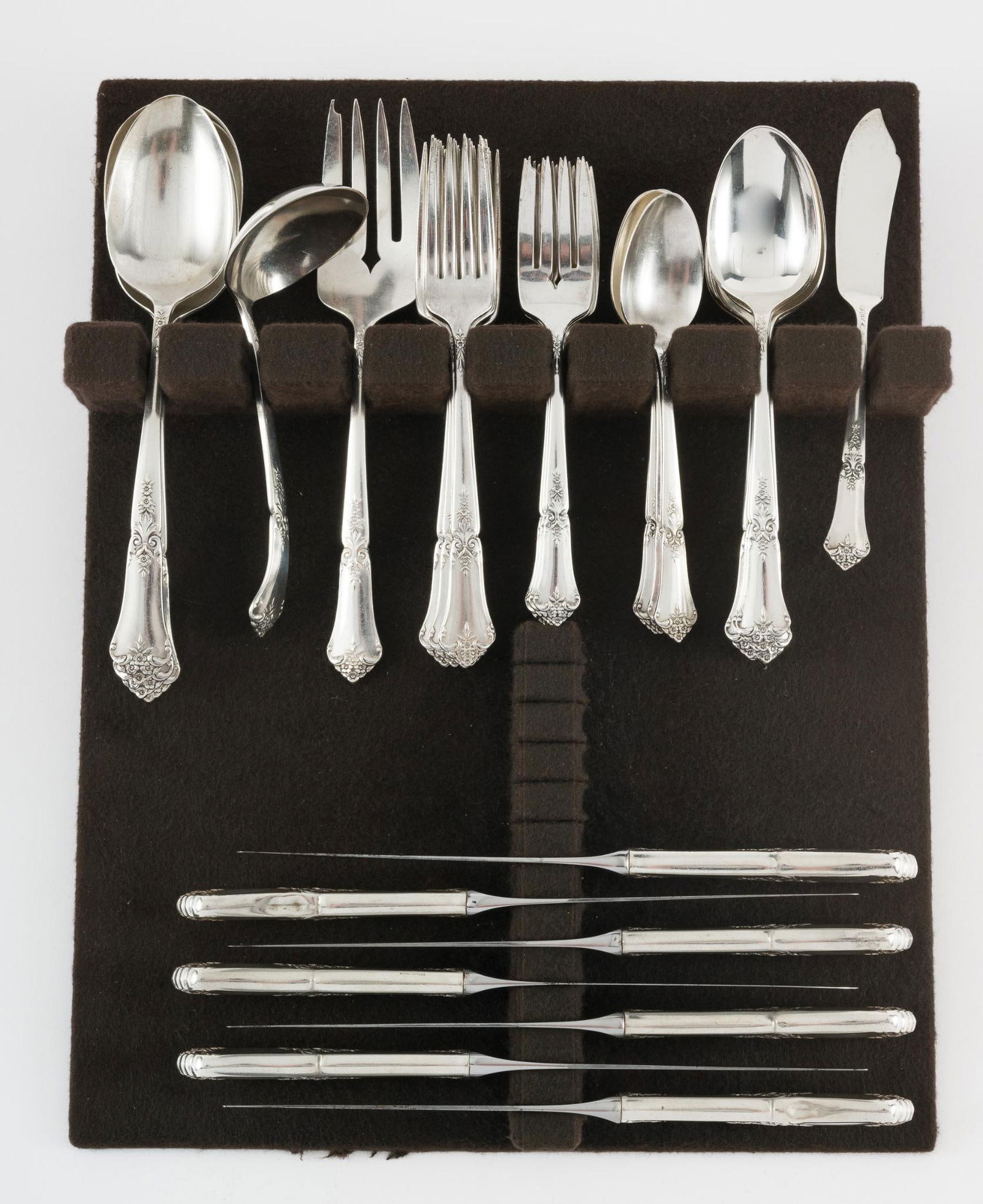 42 Pieces State House Sterling Stately Flatware Service (1 of 5)