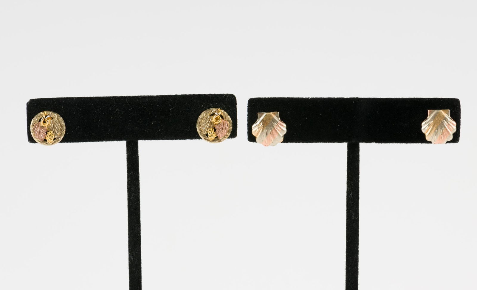 2 Pairs Of 14k Gold Earrings (1 of 6)
