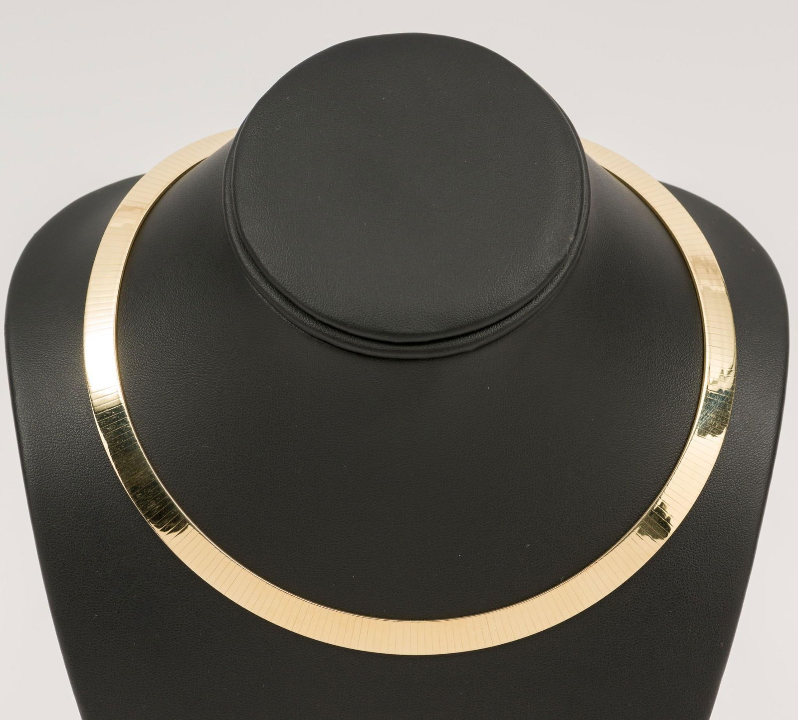 14K Italian Gold Omega Chain Necklace (1 of 4)