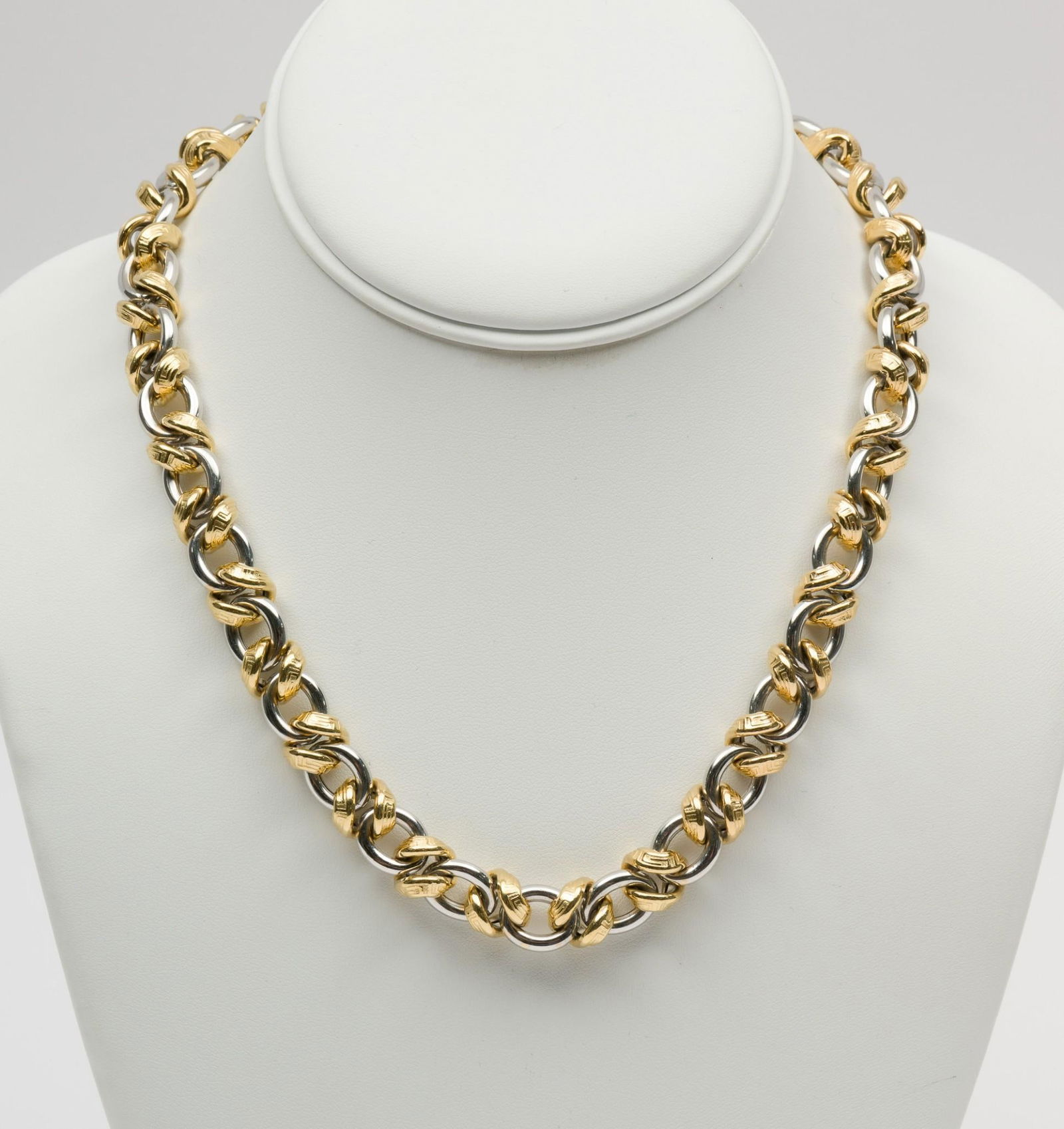Designer 18k Gold Chain Link Necklace (1 of 4)