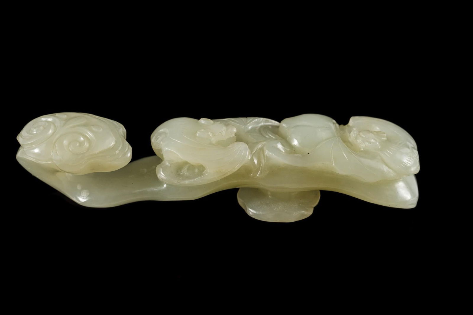 Qing Dynasty (1636-1912) Celadon Jade Belt Hook with Fu Bat and Lingzhi (1 of 8)