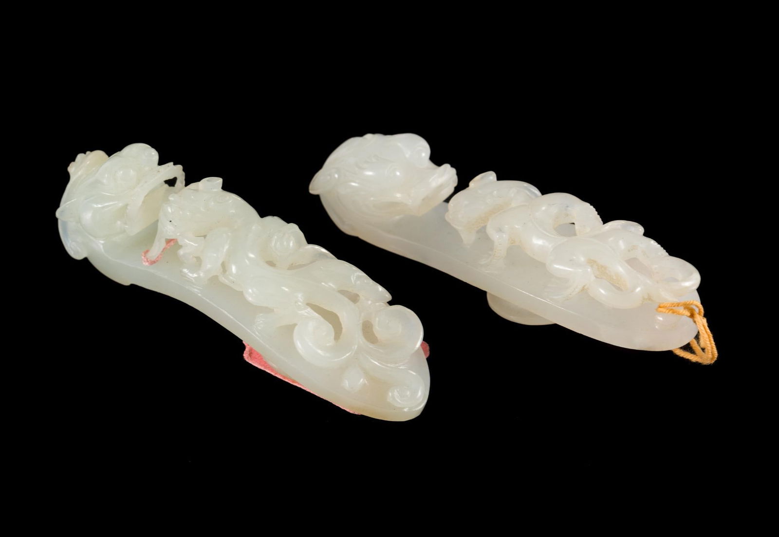2 Qing Dynasty (1636-1912) Celadon White Jade Belt Hooks (1 of 10)