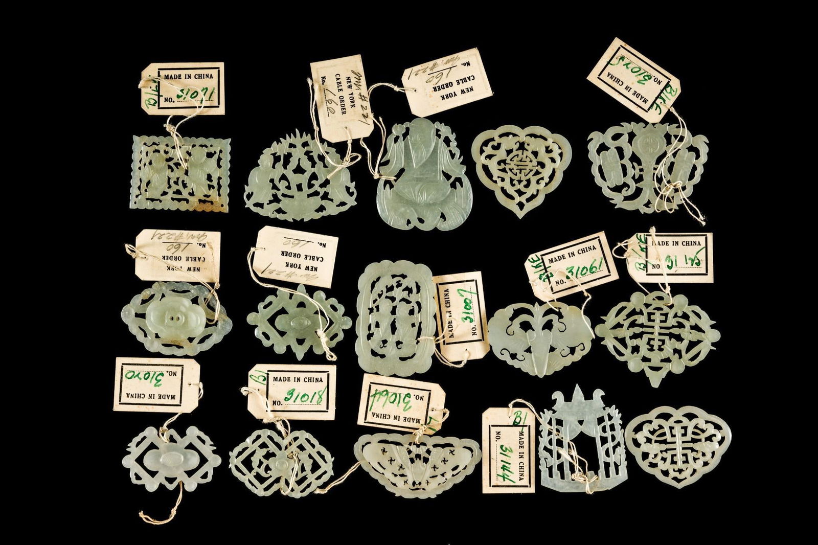 15 Qing Dynasty (1636-1912) Celadon Jade Pendant (1 of 9)