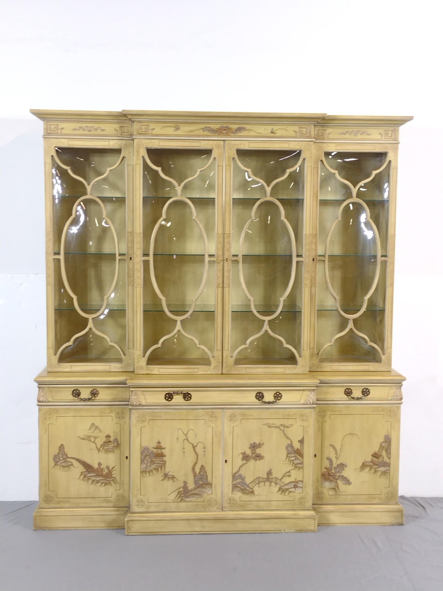 Karges Furniture China Cabinet (1 of 8)