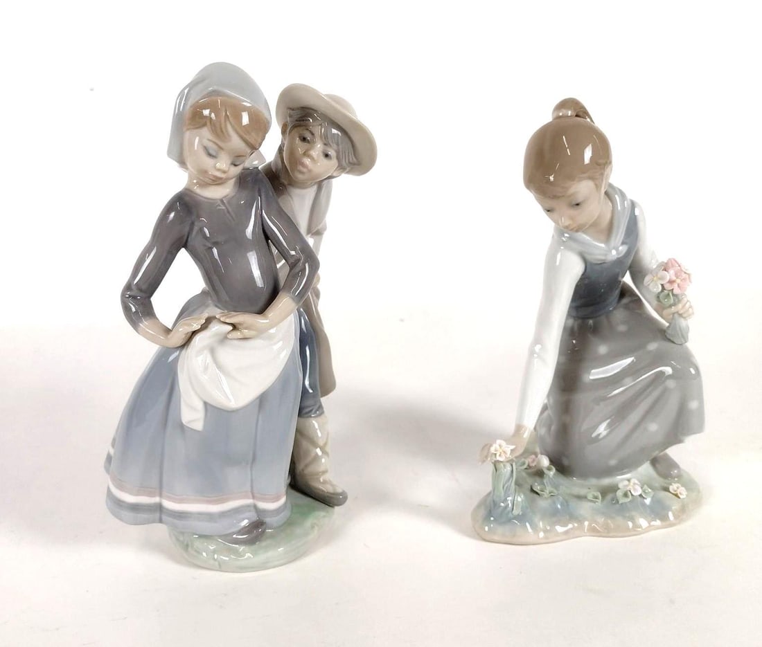 2 Lladro Figurines incl "Waiting Backstage" (1 of 6)