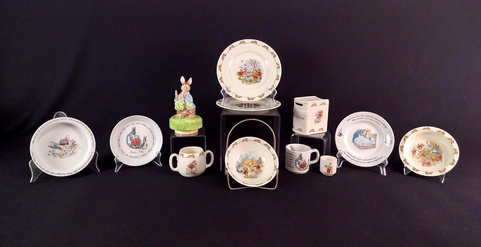 12 Pcs Bunnykins incl Royal Doulton: Also includes Schmidt and Wedgwood. LR / BA