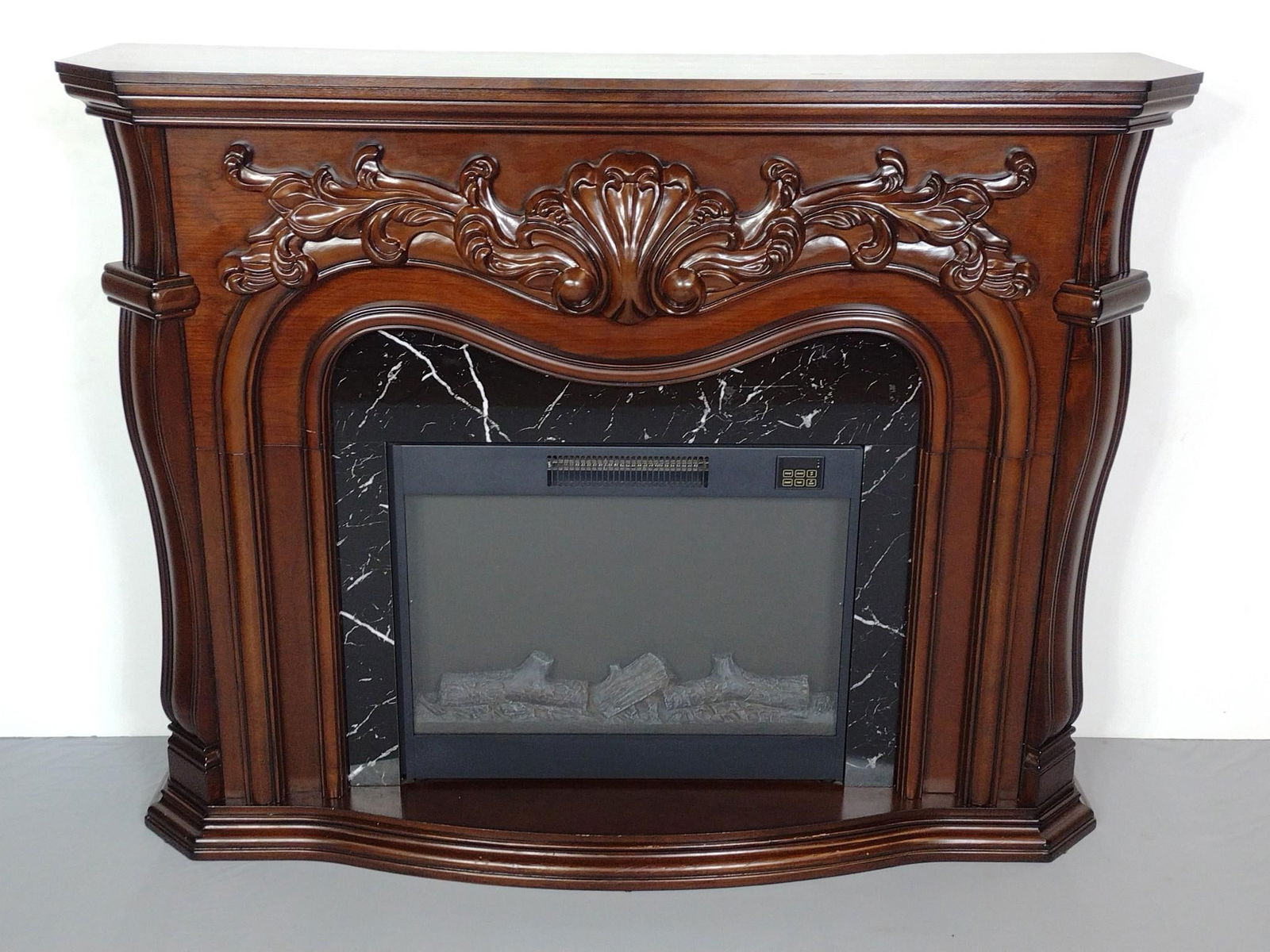 Great World Electric Fireplace with Remote (1 of 4)