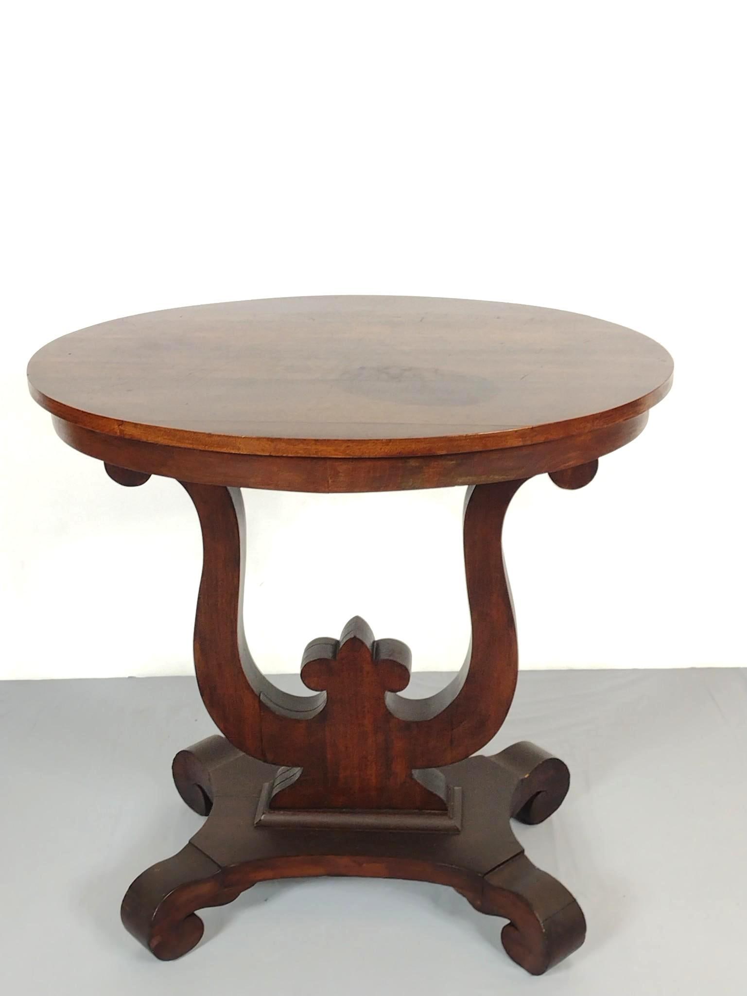 Oval Top Occasional Table (1 of 5)