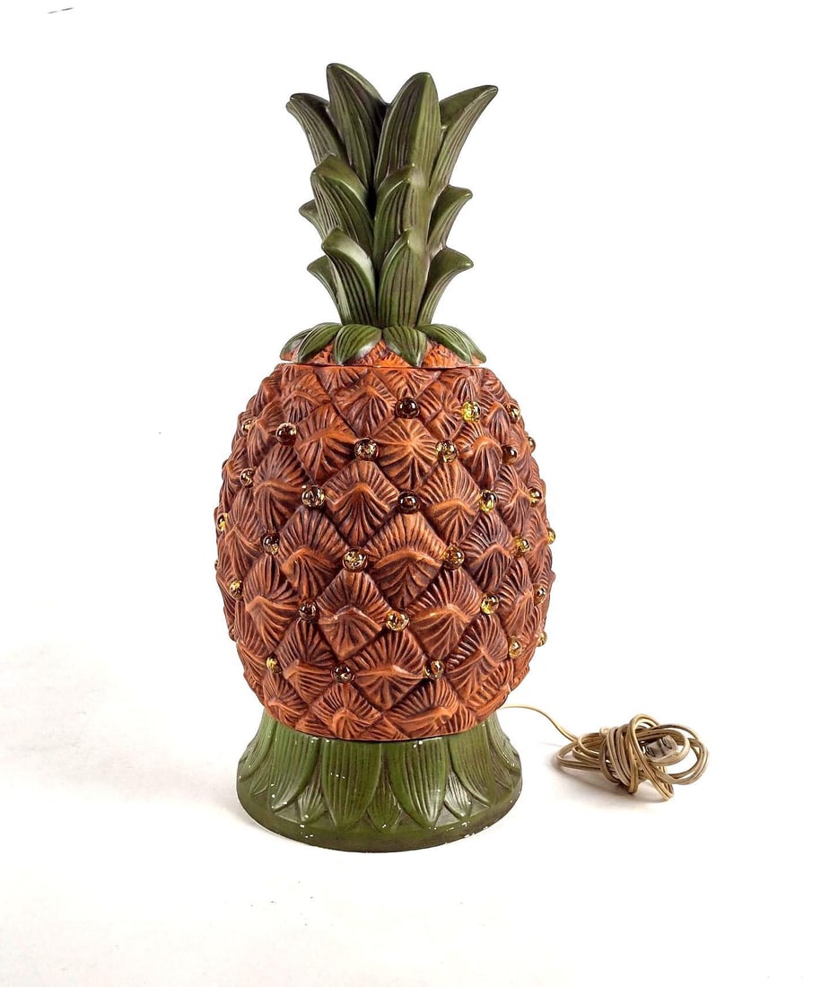 Ceramic Pineapple Lamp (1 of 2)