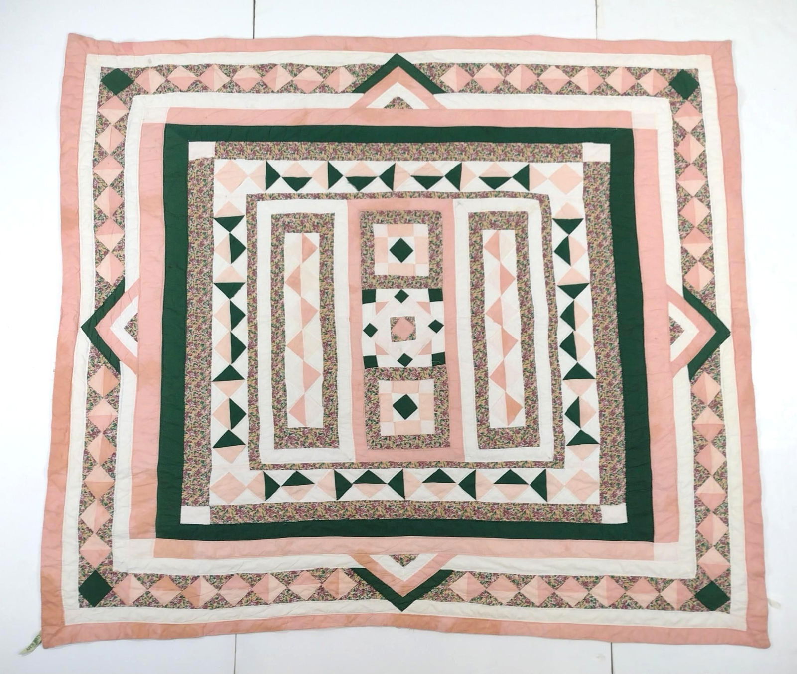 Arch Quilts Coverlet Auction