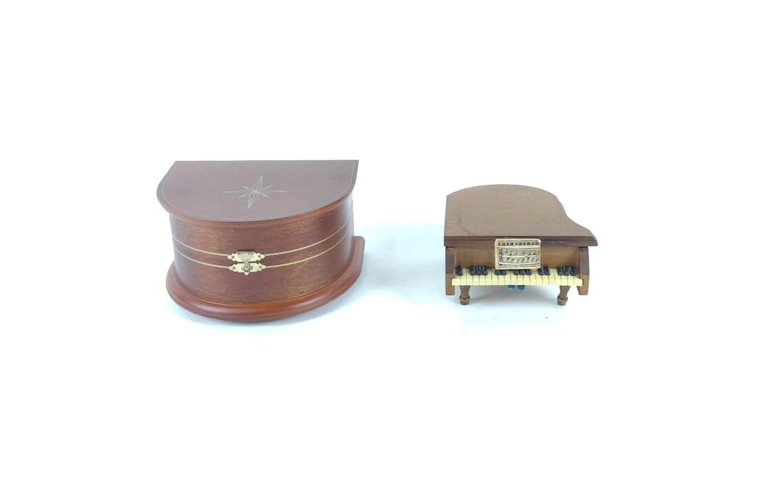 Music box and Piano with Coasters incl Danbury Mint (1 of 9)