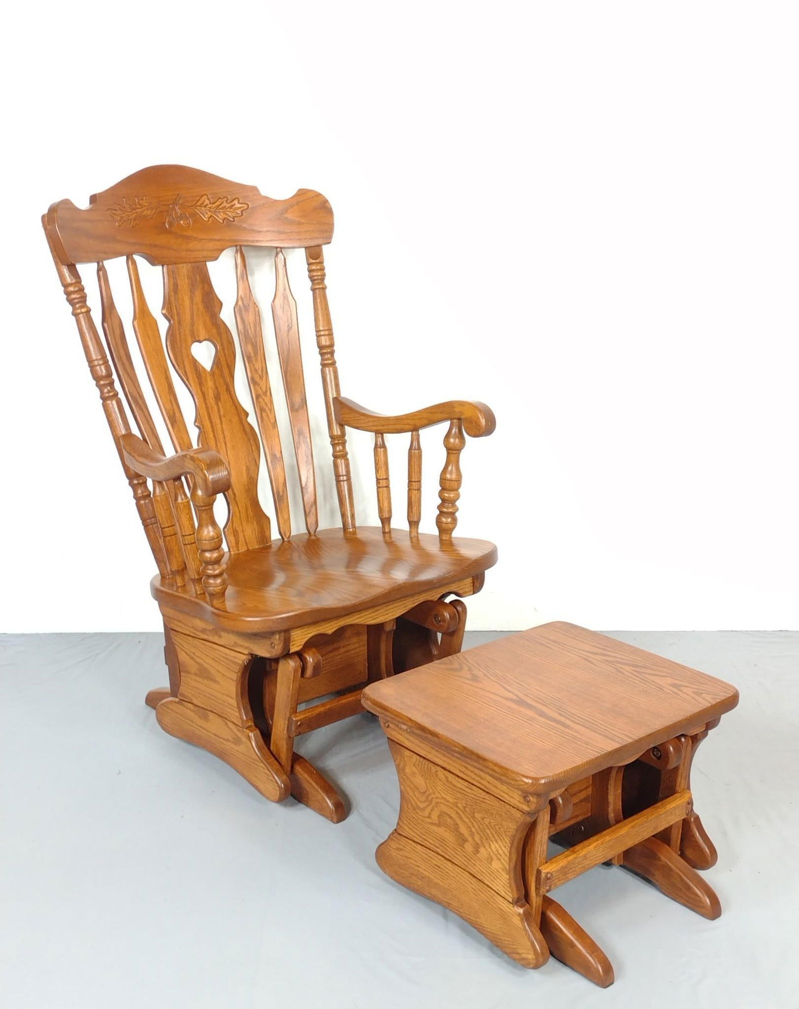 Glider Chair and Ottoman (1 of 7)