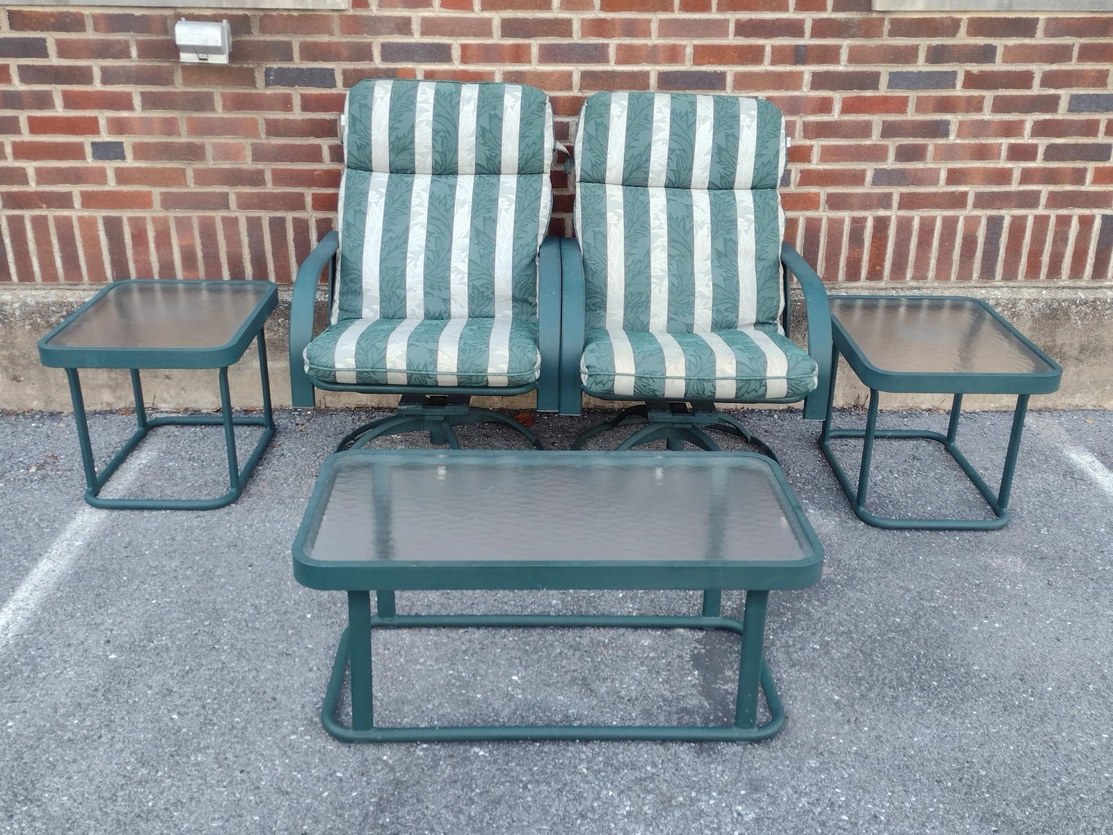 5 Pc Outdoor Table & Chair Set (1 of 8)