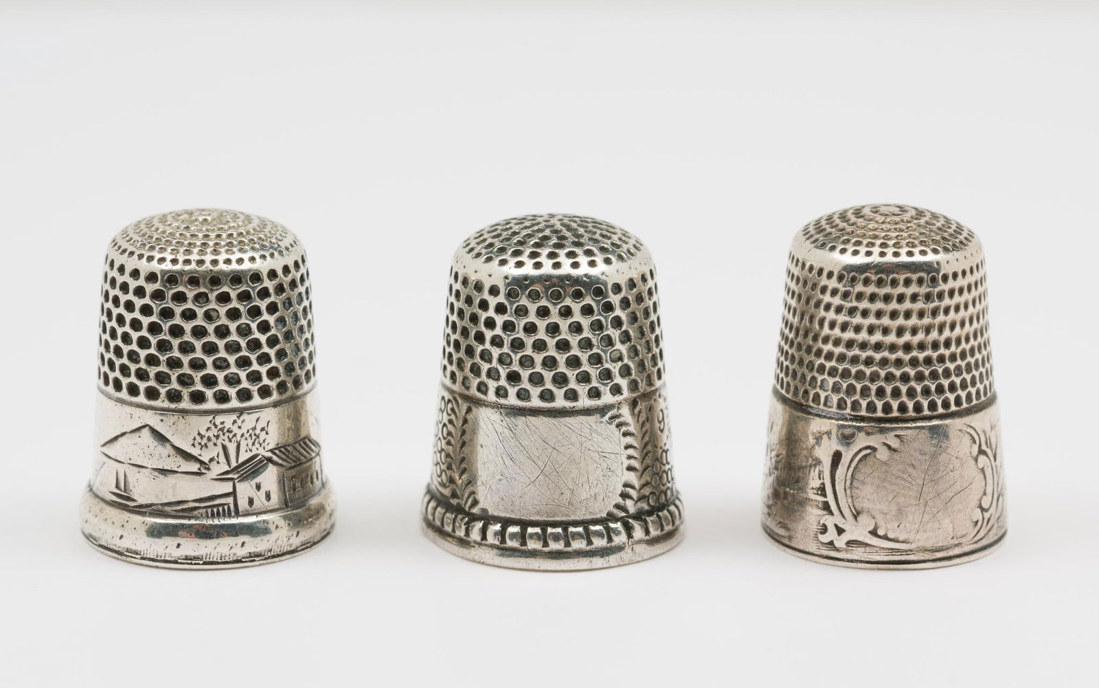 3 Antique Sterling Thimbles With Scenic Bands (1 of 4)