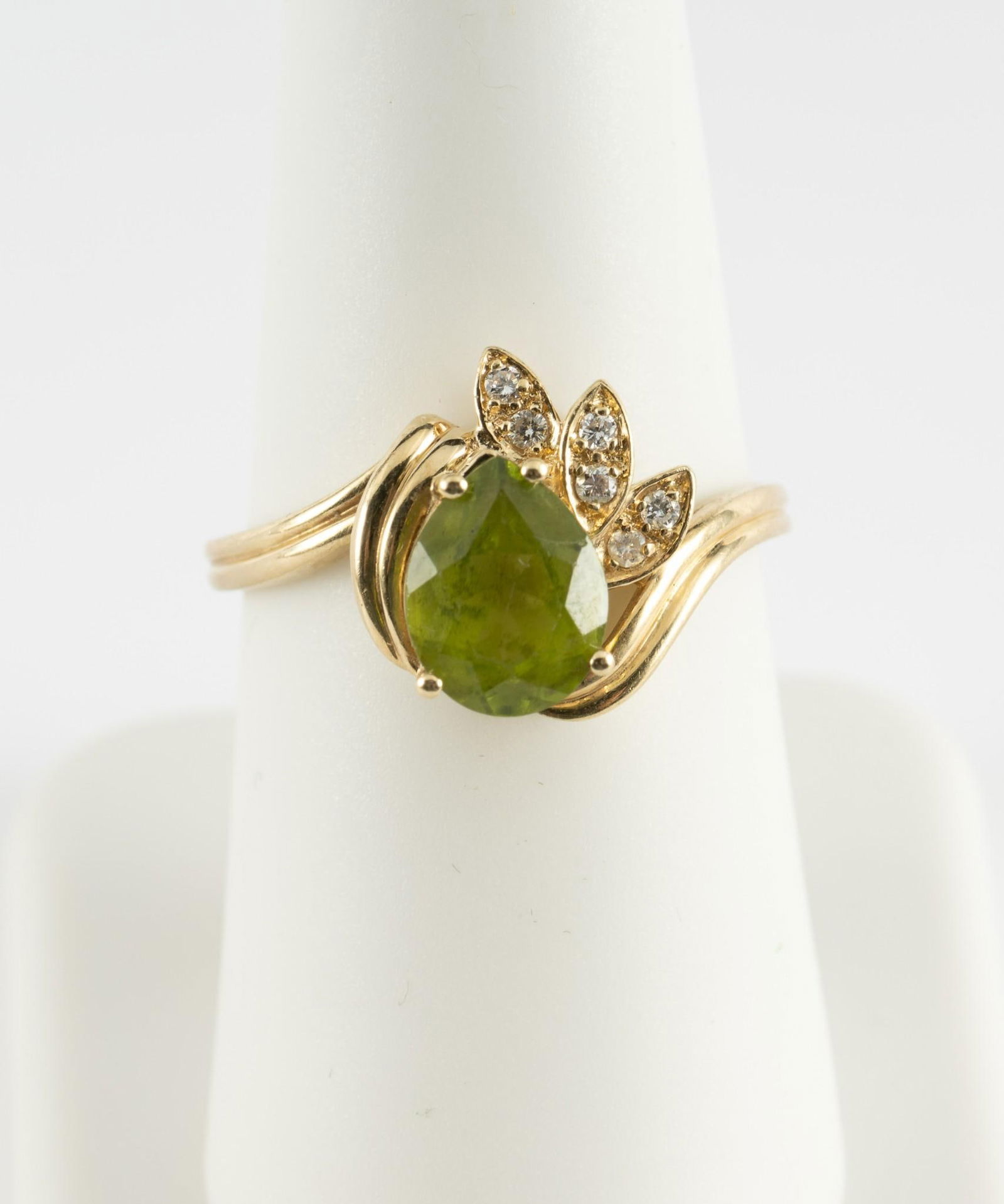 14k Gold, Peridot & Diamond Ring (1 of 3)