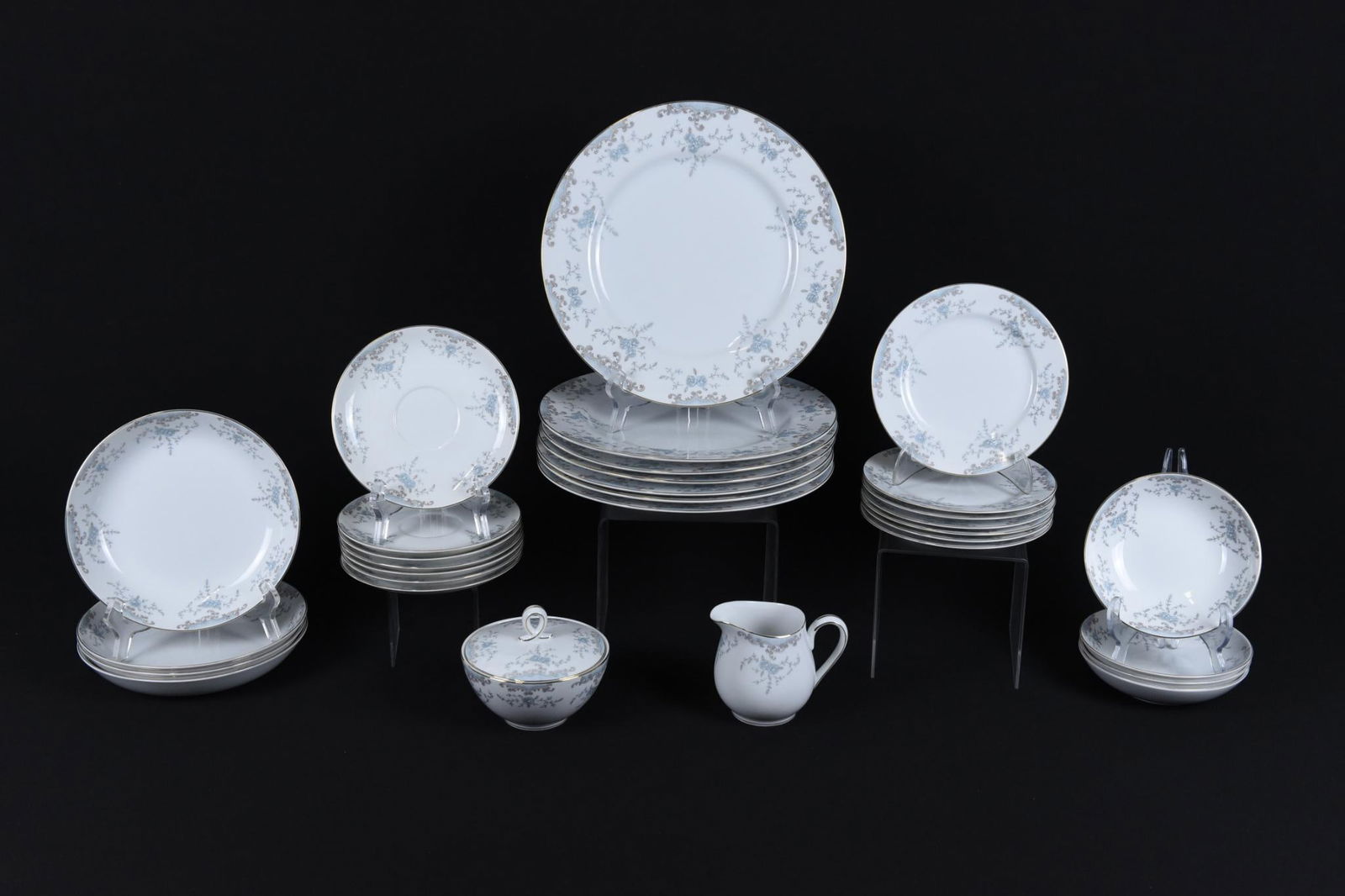 31 Pcs Mikasa "Seville" Dinnerware (1 of 5)