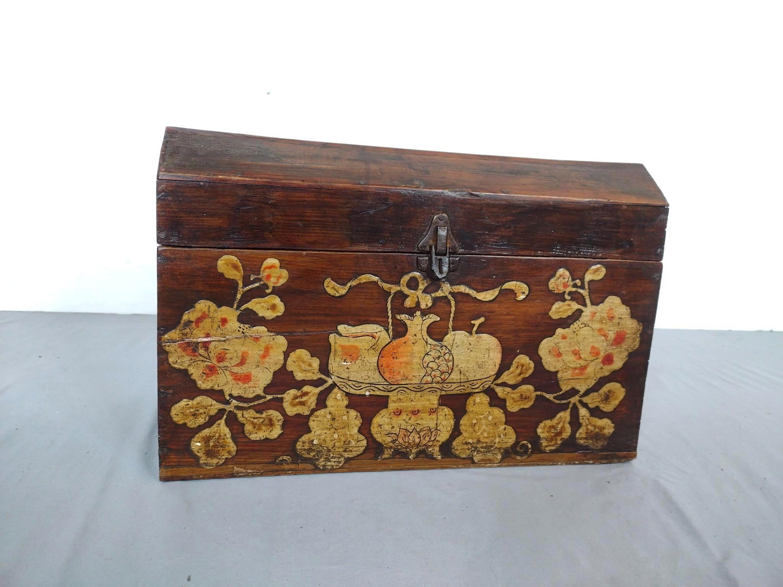 Antique Treasures Box: 17-1/4" wide X 9-3/4" deep X 11-1/2" high. Front starting to split. MG.