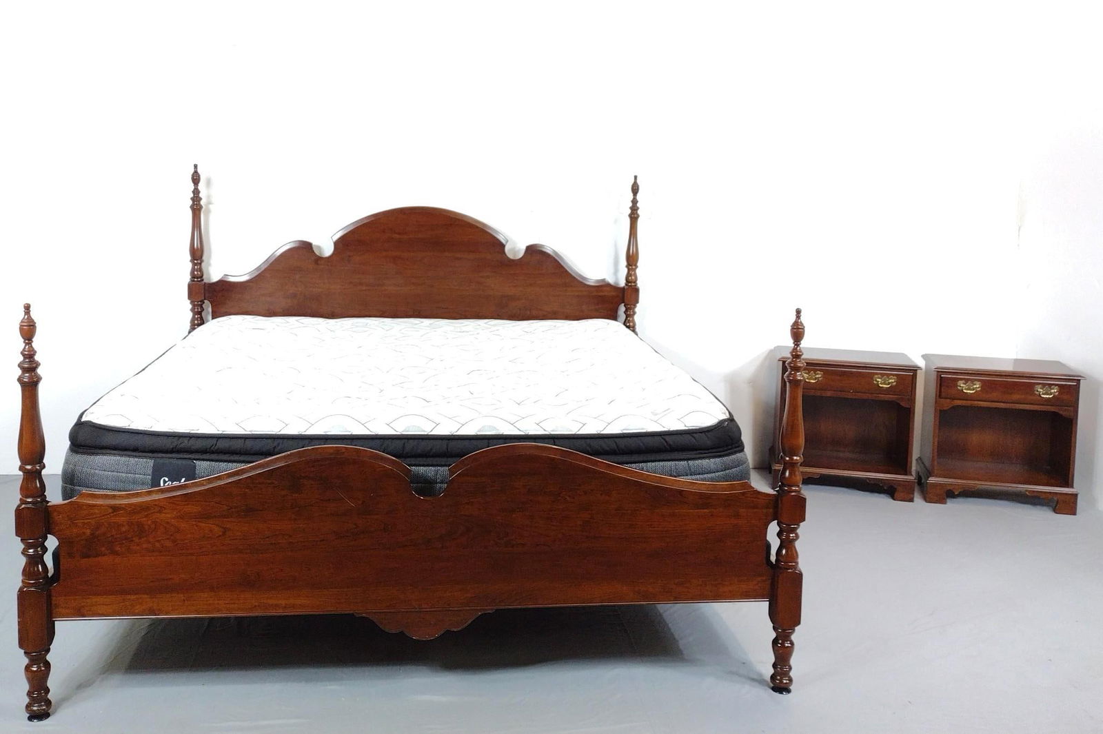 Pennsylvania House King Size Bed & Pair Of Night Stands (1 of 13)