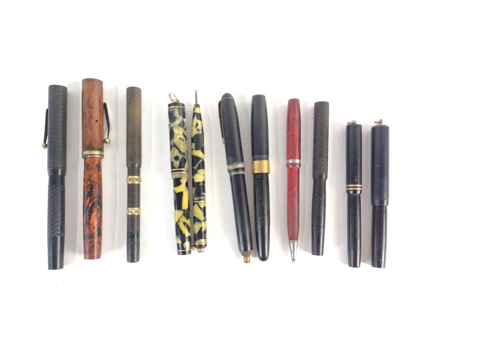 11 Vintage Pens and Pencil incl Fountain and Ball Point (1 of 4)