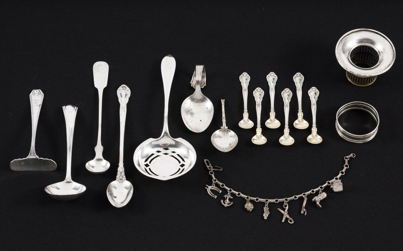 16 Sterling Silver Dinner Service Pieces (1 of 5)