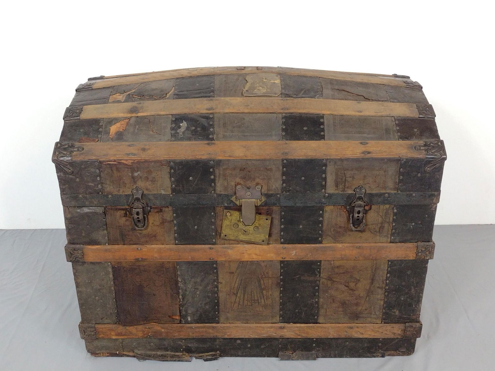 Barrel Top Trunk (1 of 6)