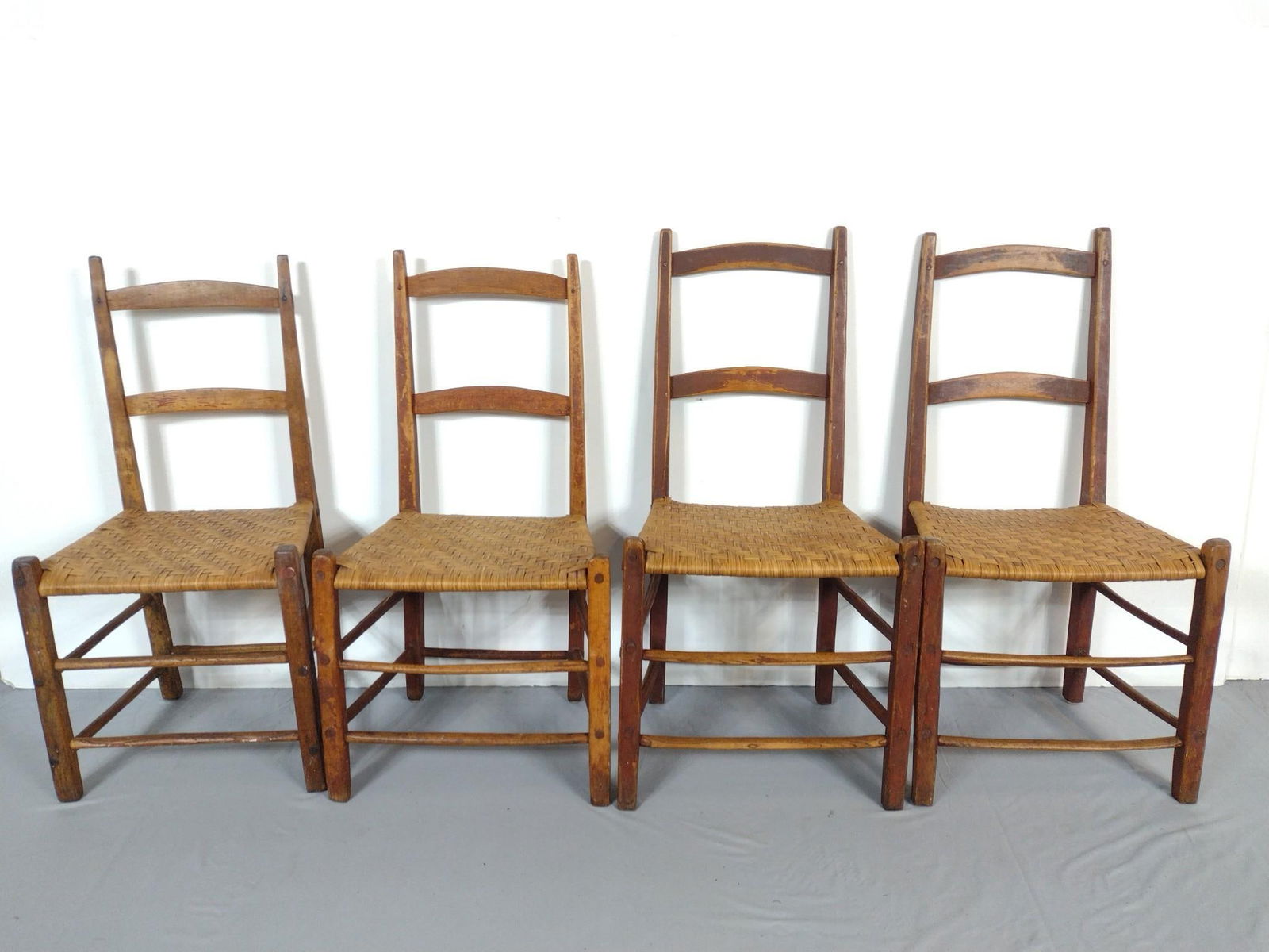 4 Thatch Seated Chairs (1 of 5)