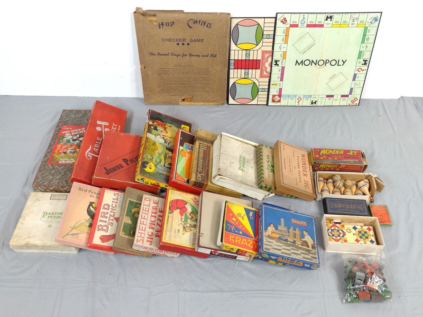Large Grouping of Vintage Board Games incl Chester Gump Game (1 of 5)
