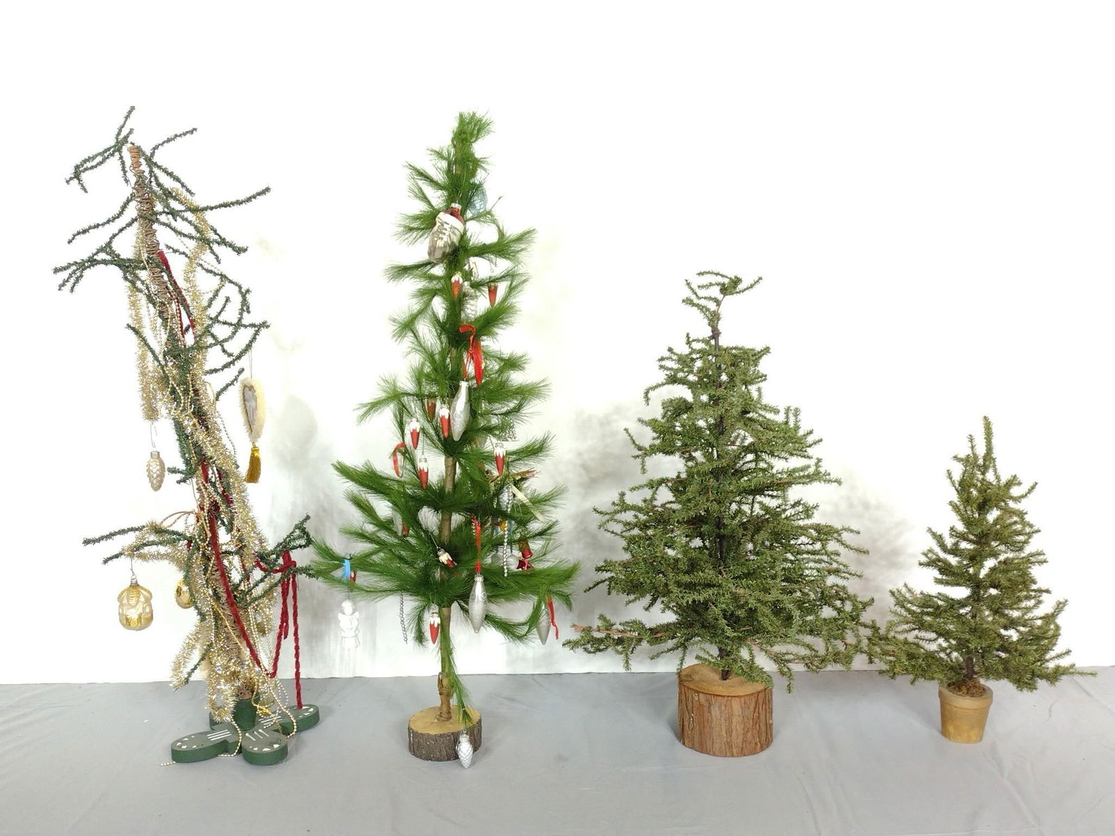 4 Vintage Christmas Trees incl Decorated (1 of 3)