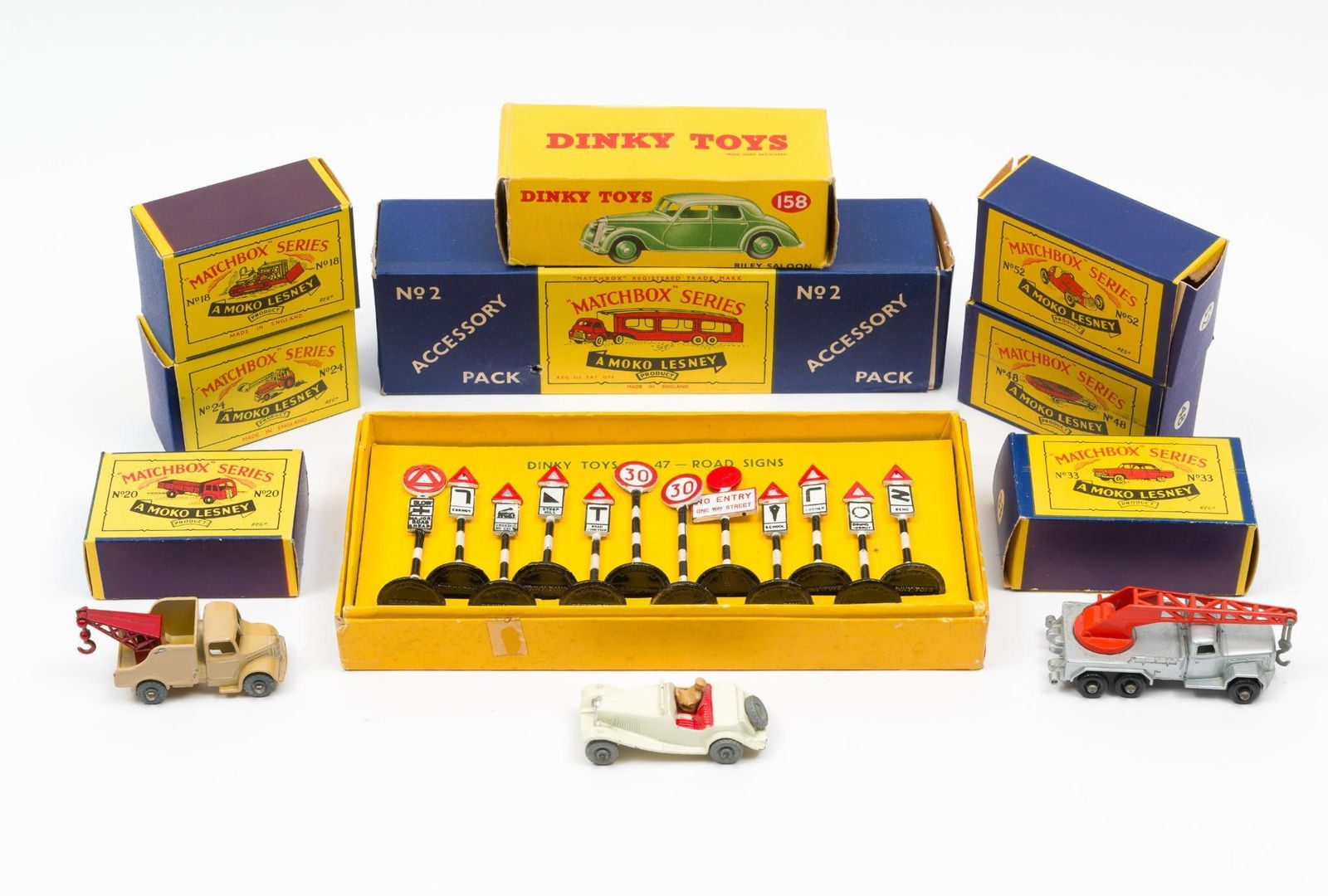 12 Pcs. Moko Lesney Matchbox & Dinky Toys Cars And Road Signs Set With OB (1 of 4)