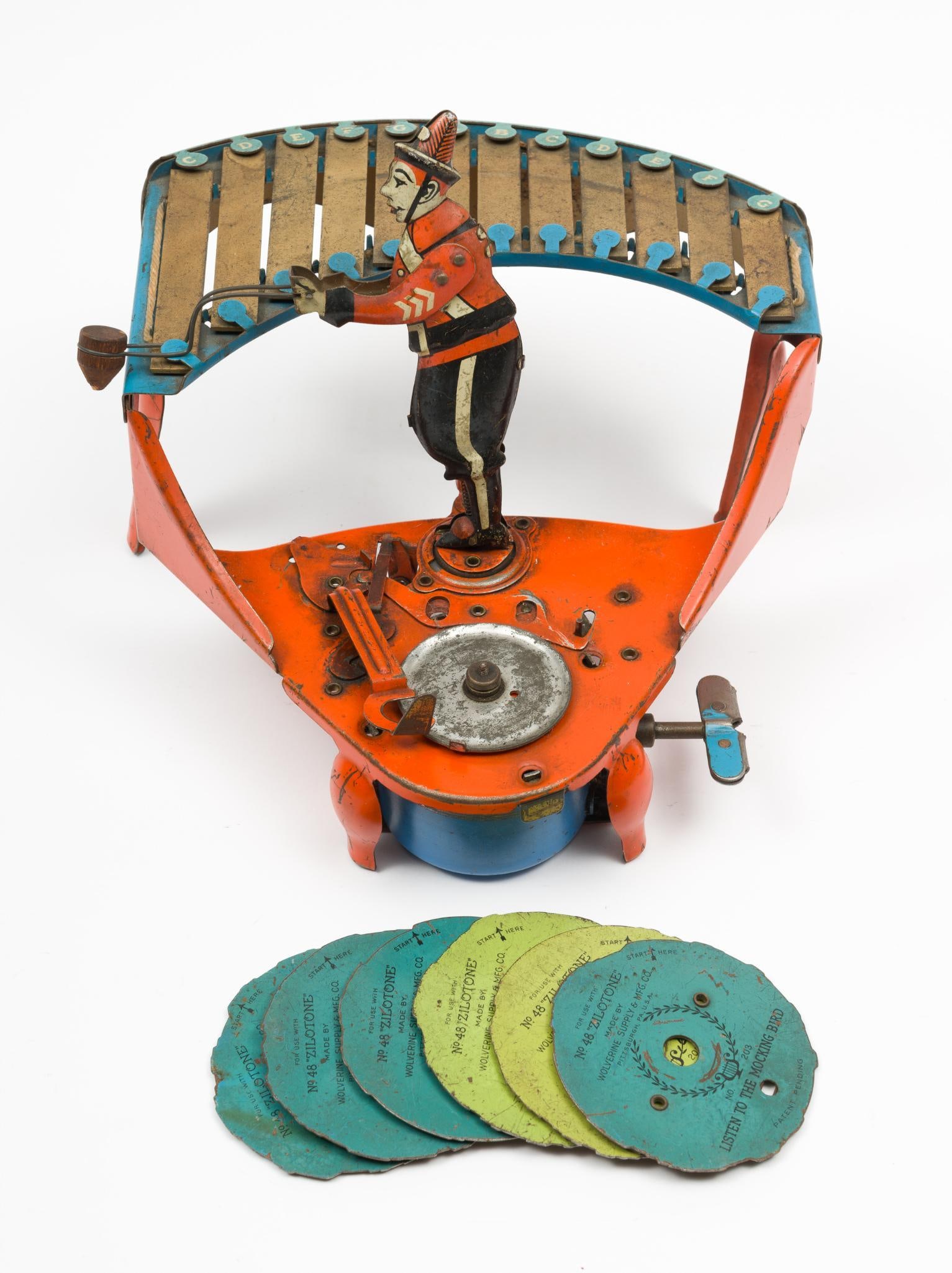 C. 1930s Wolverine Zilotone Music Player With 6 Records (1 of 7)