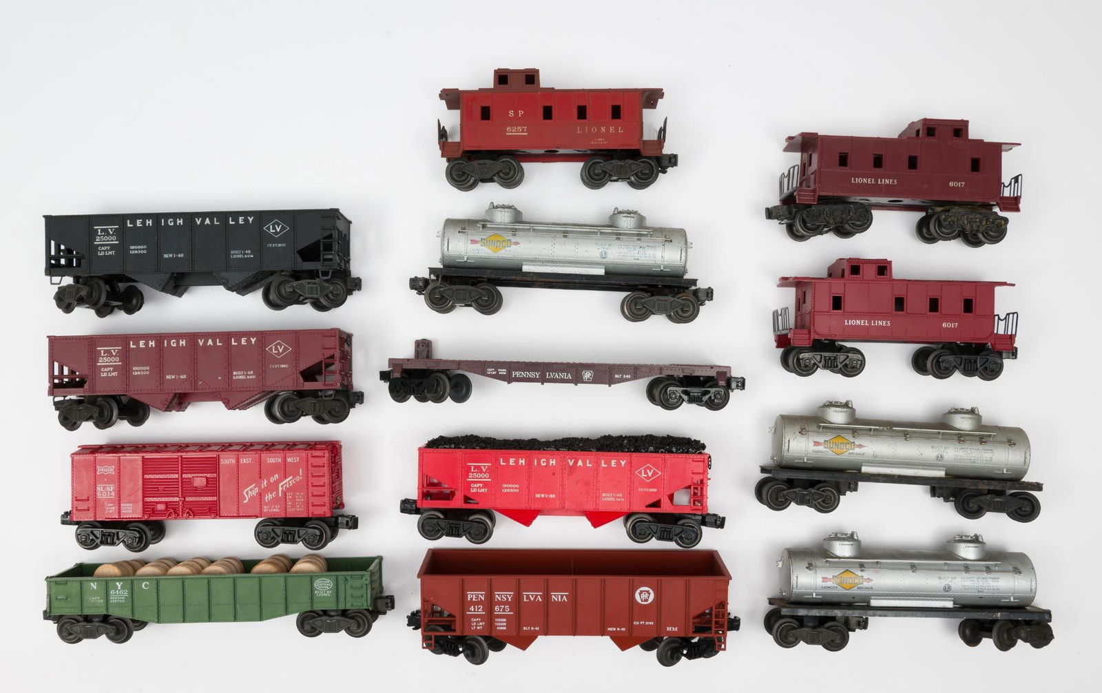 13 Pieces of Lionel Freight O-Gauge (1 of 4)