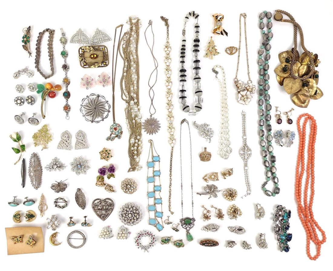 Grouping Vintage & Costume Jewelry (1 of 10)