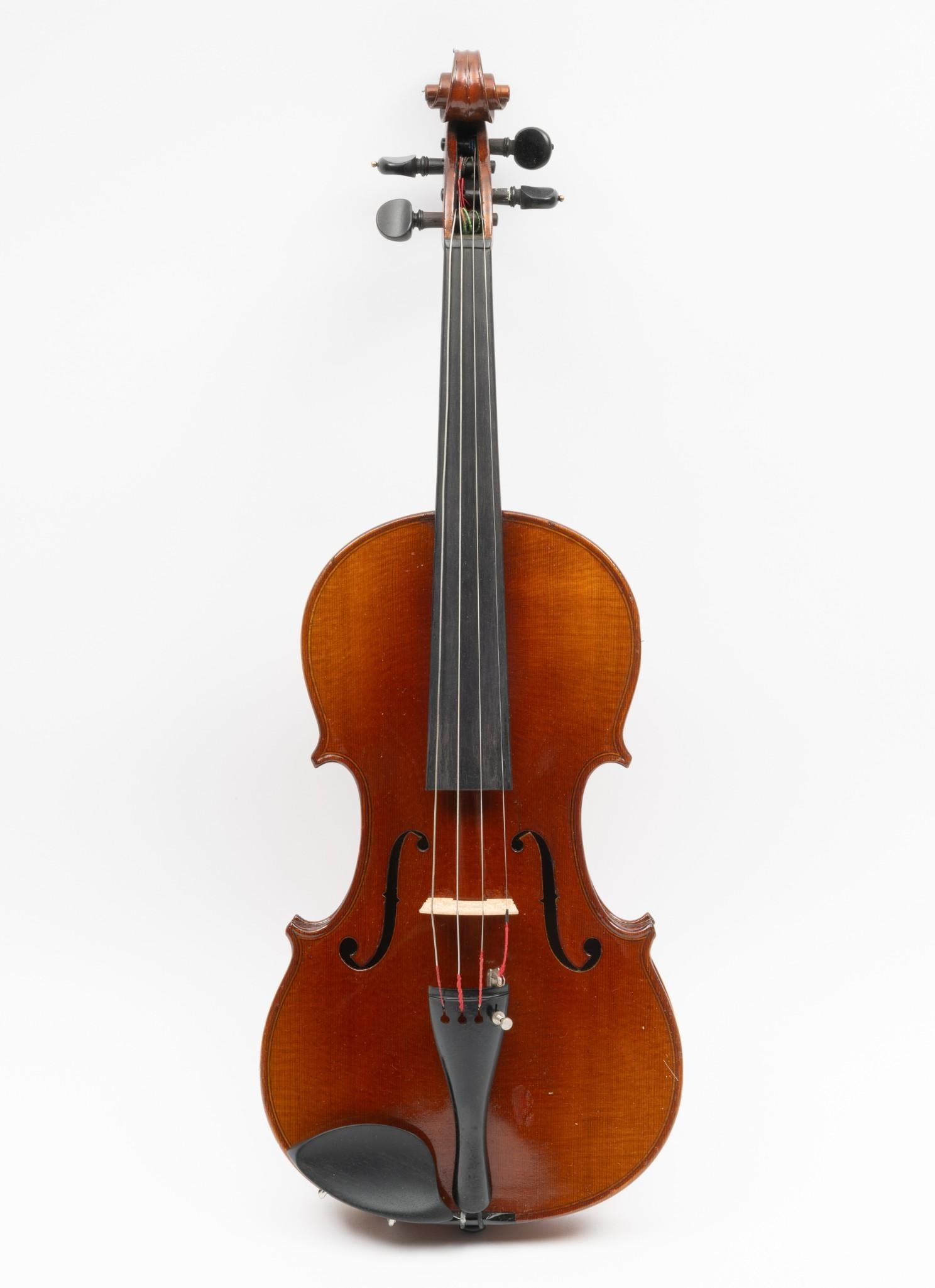 Conn Wonder Violin with Case (1 of 11)