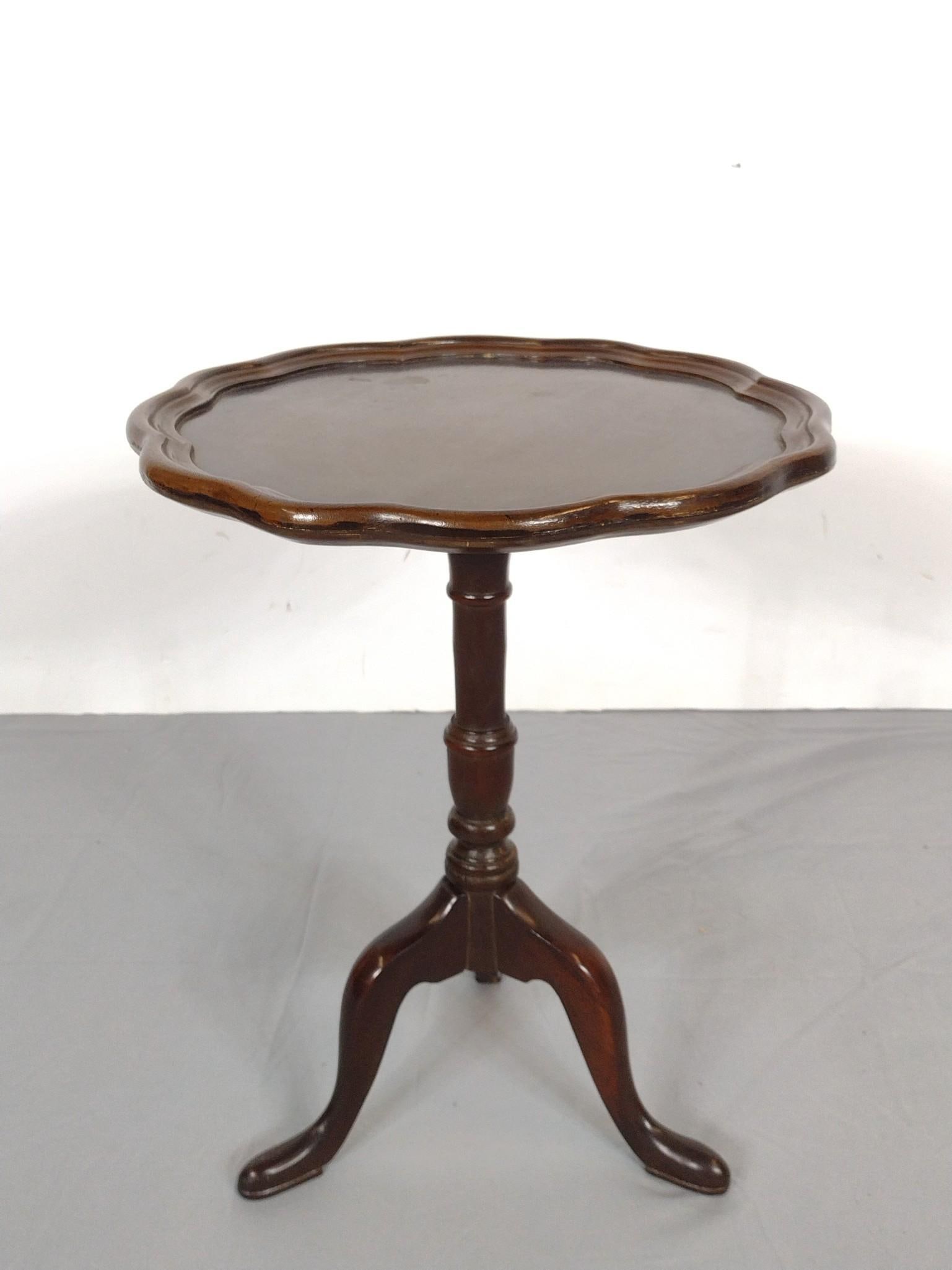 Tilt Top Pie Crust Table (1 of 5)